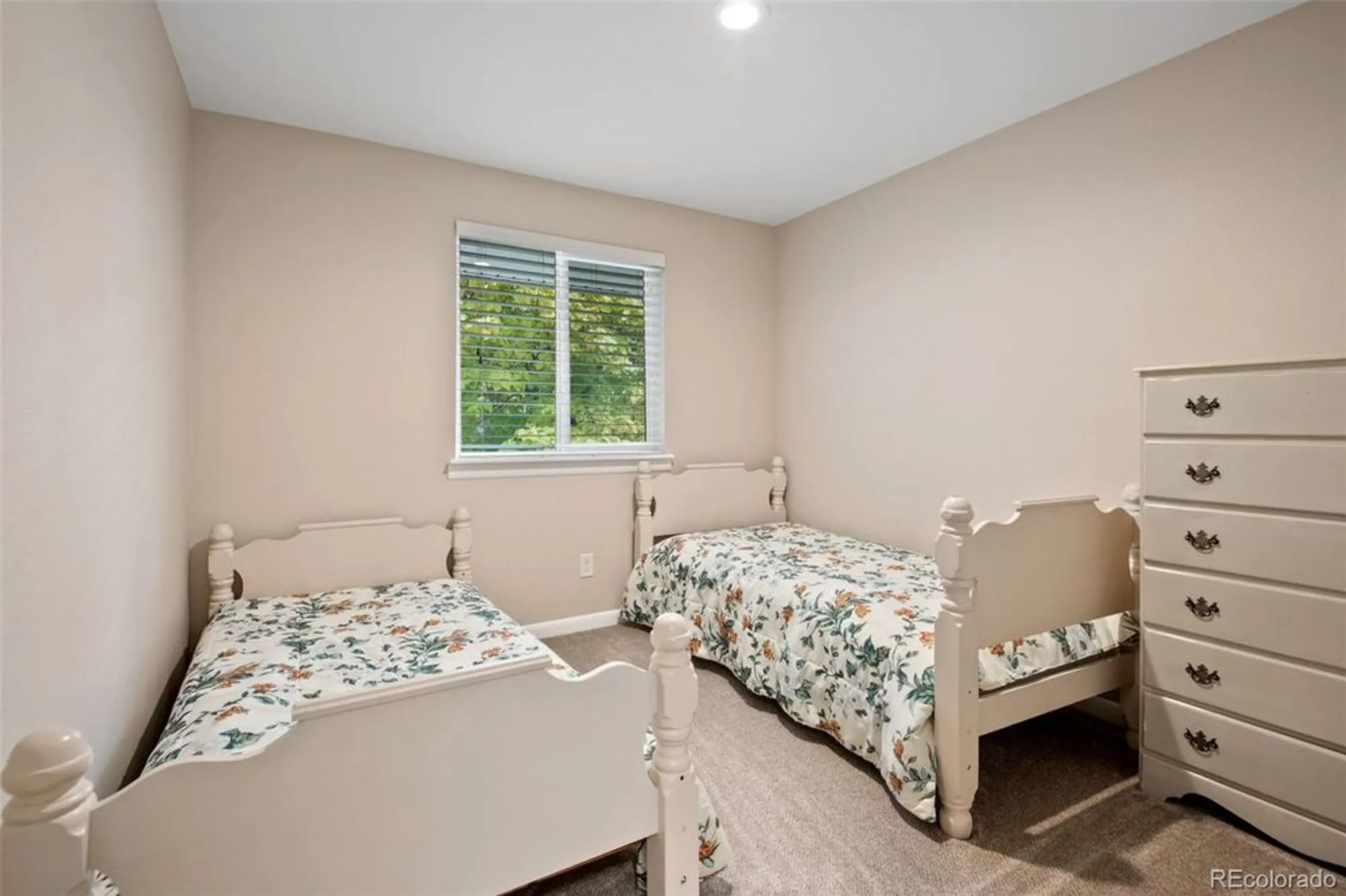 Property Slideshow image 16 of 26 | 7433 w cedar cir, Lakewood, CO, 80226