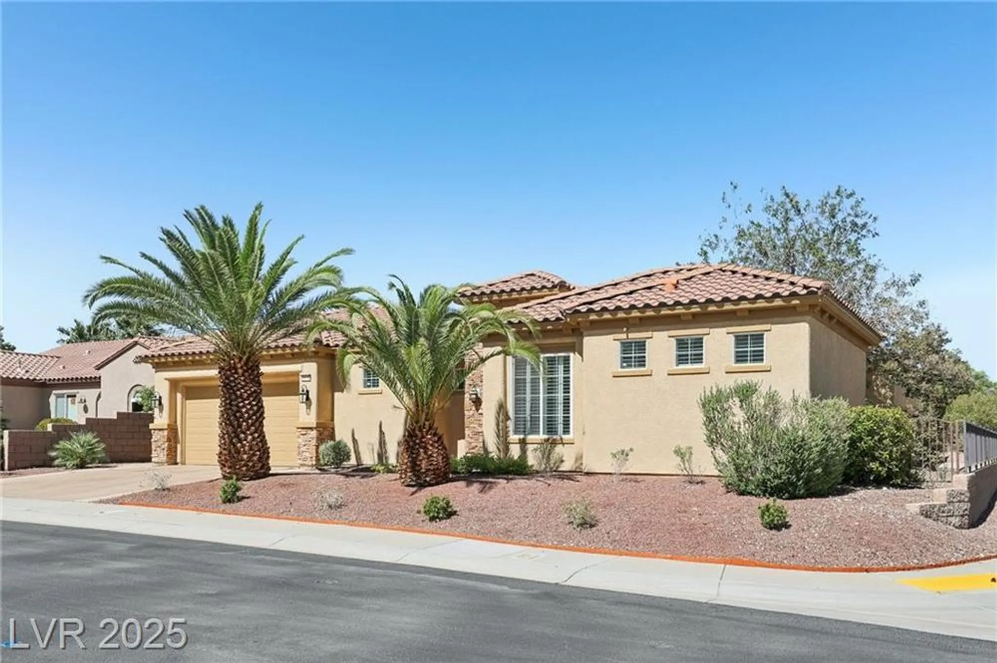 Property Slideshow image 3 of 46 | 2318 shorewood hills ave, Henderson, NV, 89052