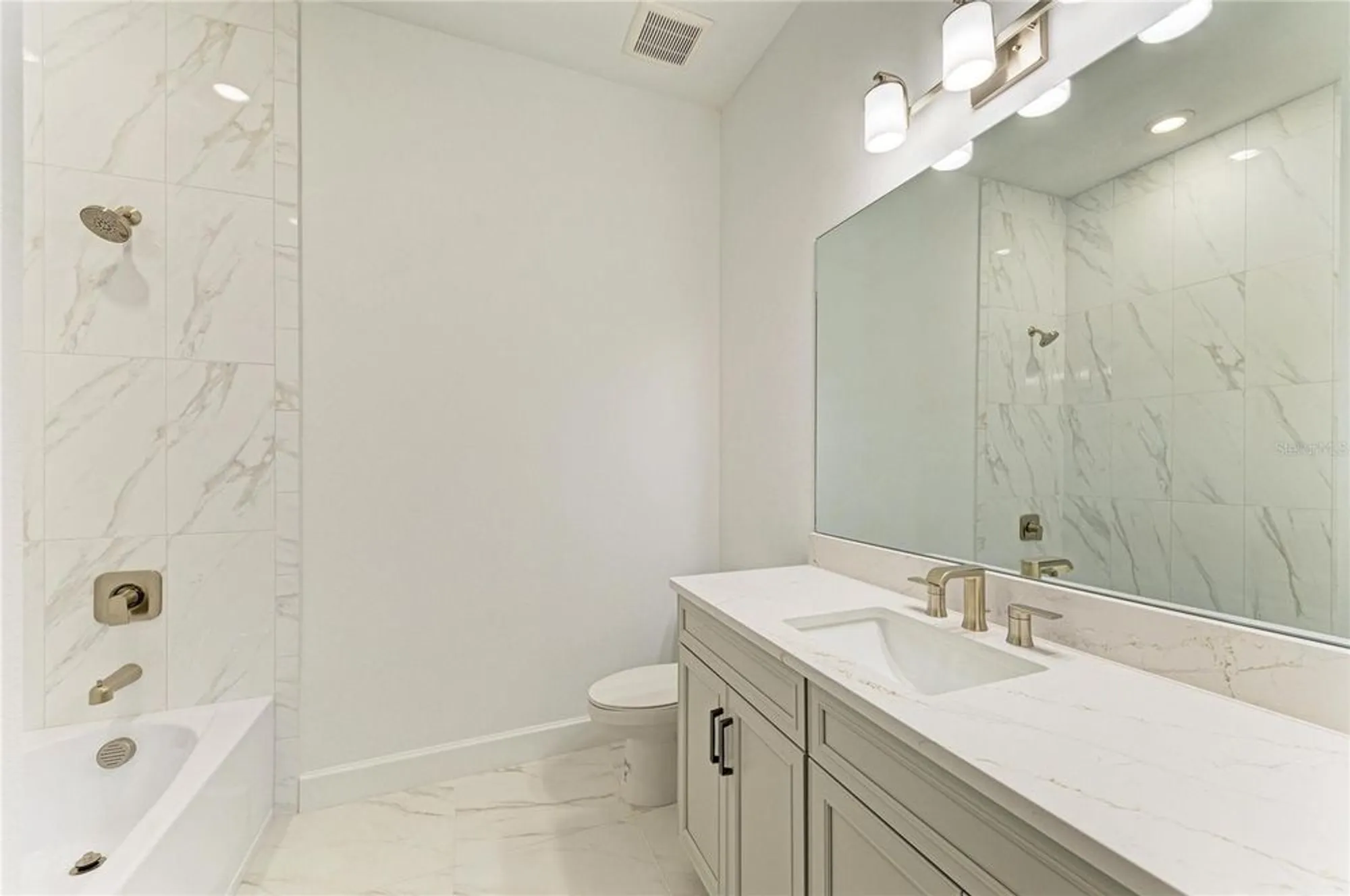 Property Slideshow image 44 of 72 | 3303 vicenza ct, Lakewood Ranch, FL, 34211