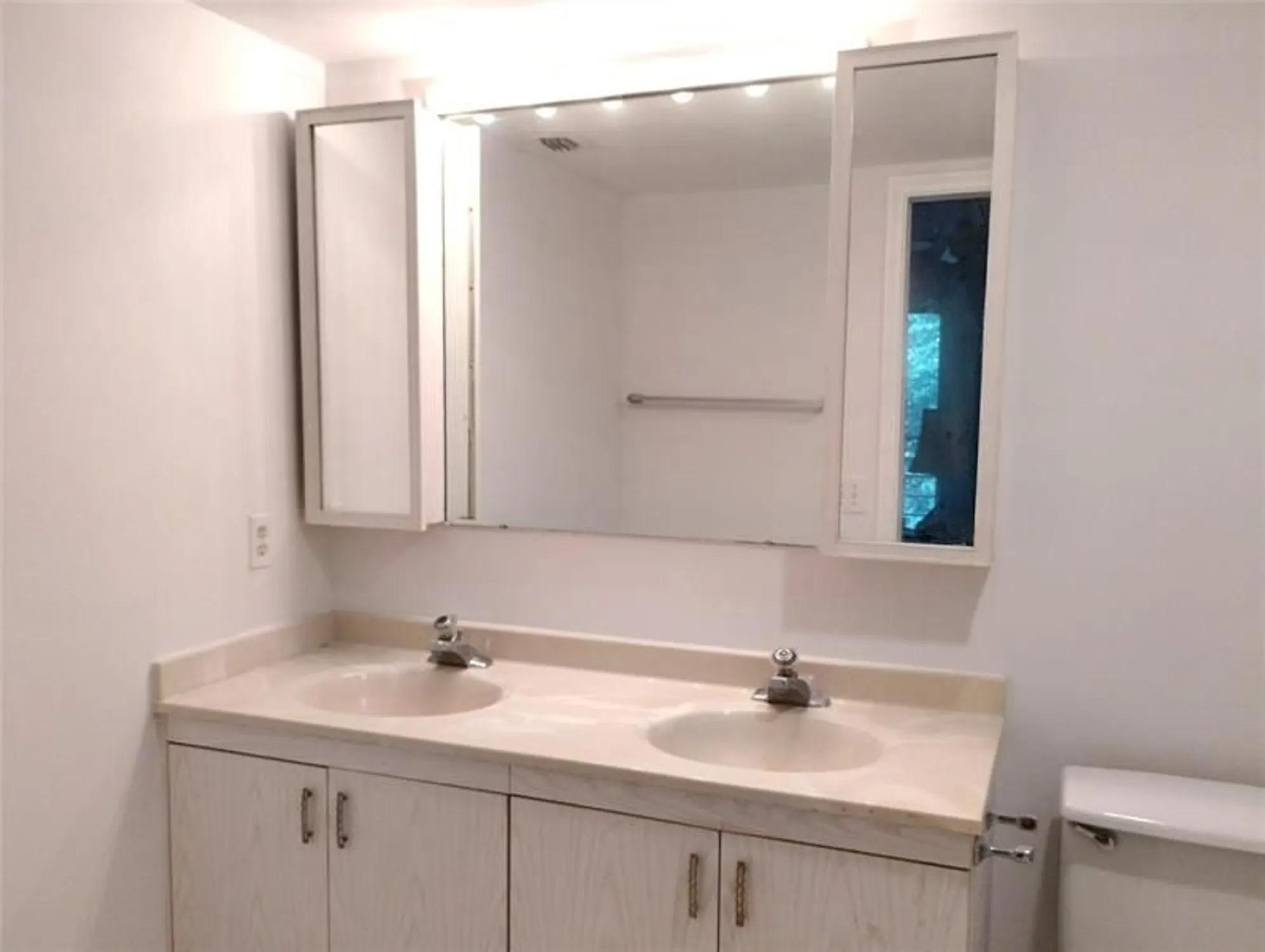 Property Slideshow image 21 of 50 | 2403 antigua cir e3, Coconut Creek, FL, 33066