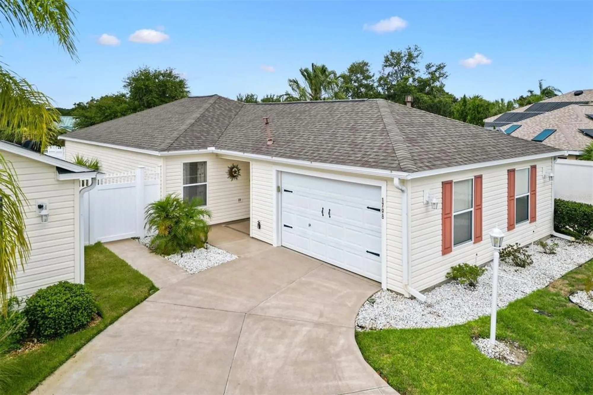Property Slideshow image 2 of 34 | 1798 longwood ct, The Villages, FL, 32162