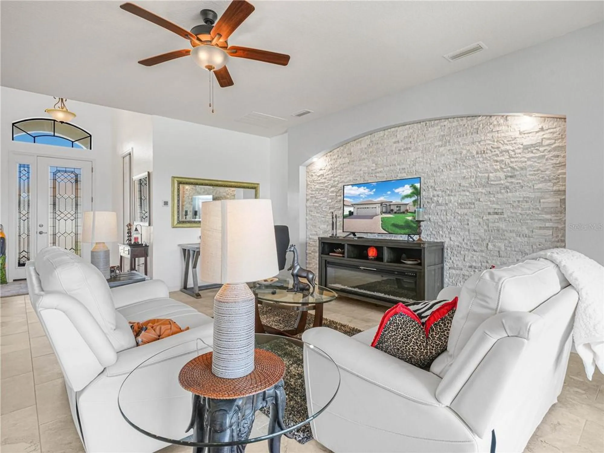 Property Slideshow image 8 of 68 | 1069 sawgrass dr, Winter Haven, FL, 33884