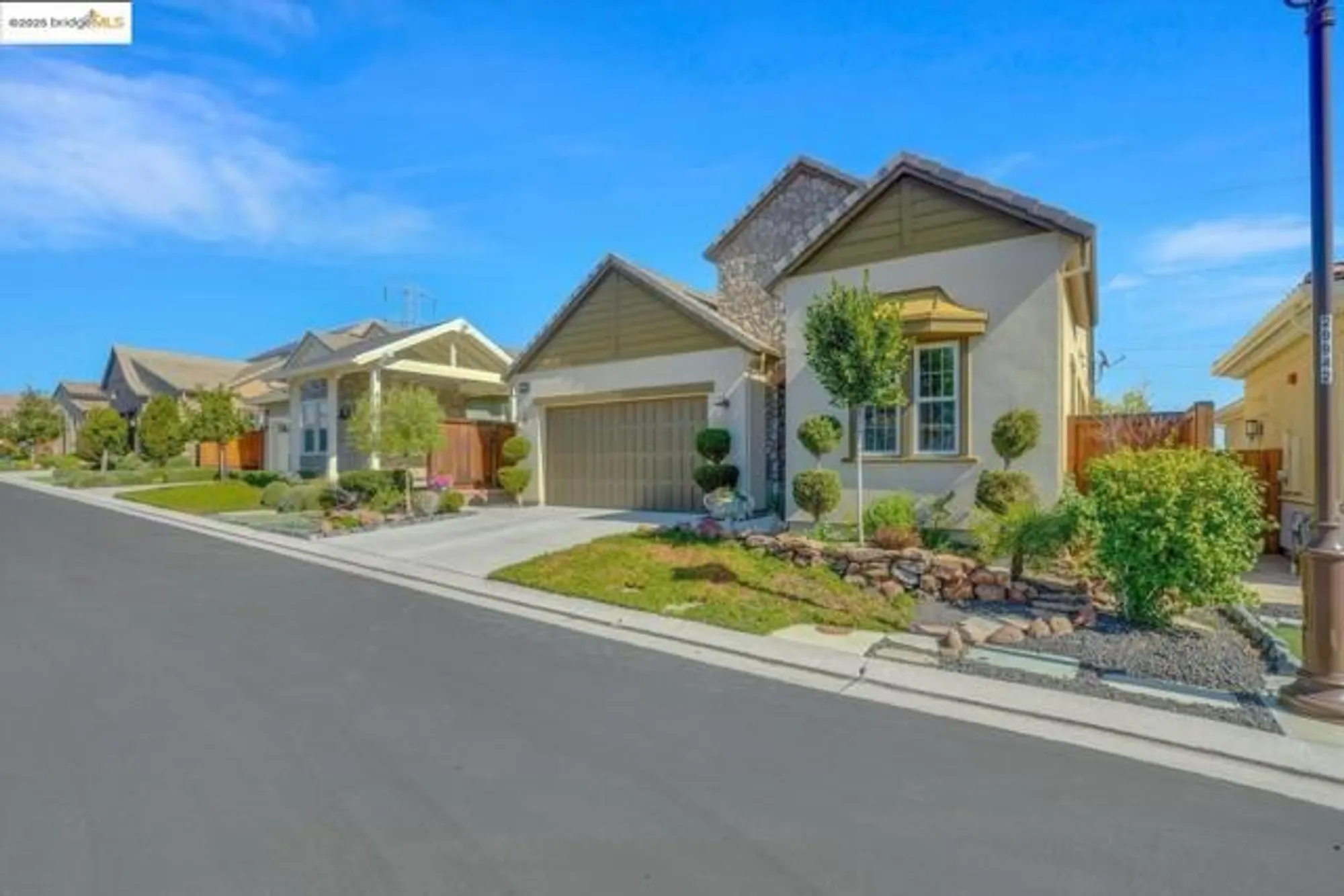 Property Slideshow image 2 of 57 | 1577 chianti ln, Brentwood, CA, 94513