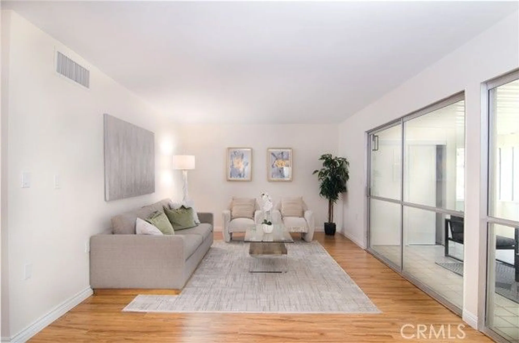 Property Slideshow image 17 of 44 | 26701 oak branch cir, Newhall, CA, 91321