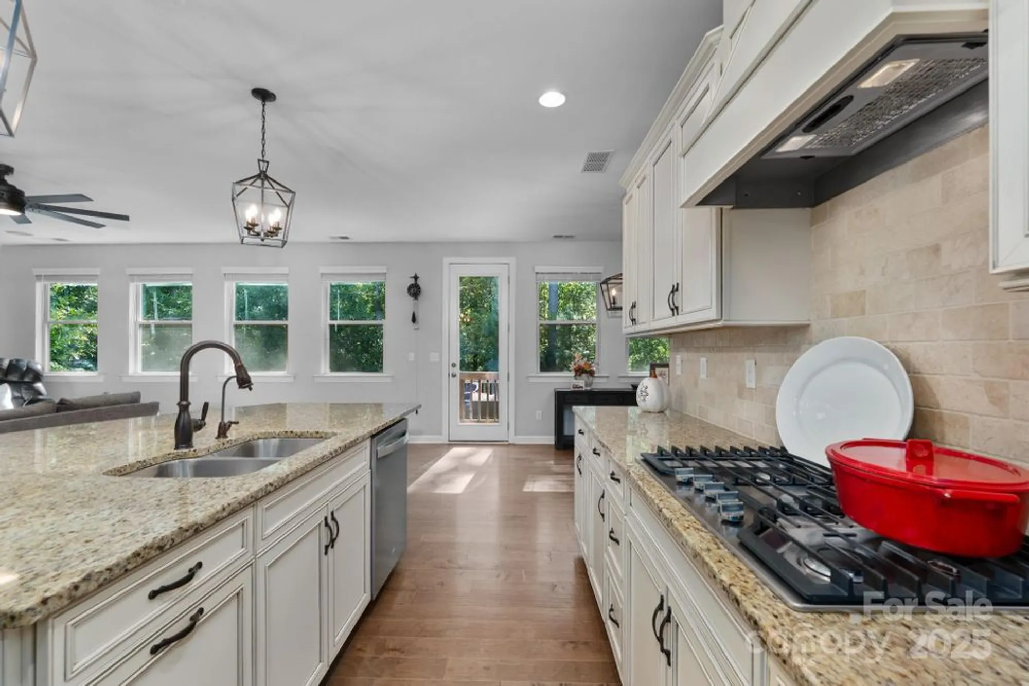 Property Slideshow image 20 of 48 | 4946 norman park pl, Lake Wylie, SC, 29710