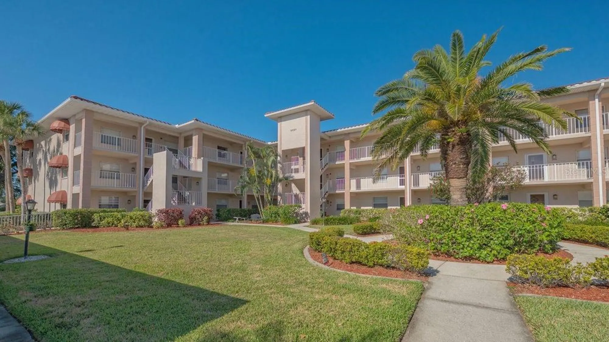 Property Slideshow image 4 of 80 | 6501 stone river rd apt 304, Bradenton, FL, 34203