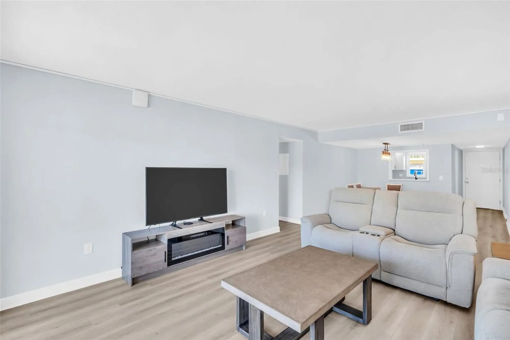 Property Slideshow image 28 of 37 | 7930 sun island dr 104, South Pasadena, FL, 33707