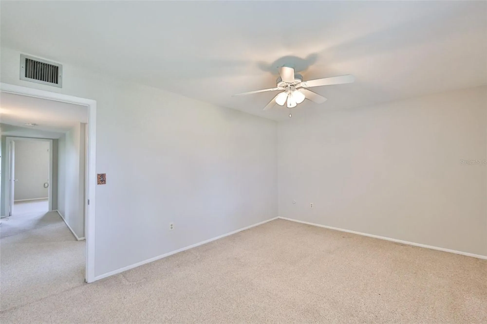 Property Slideshow image 26 of 41 | 823 fox hills dr, Sun City Center, FL, 33573