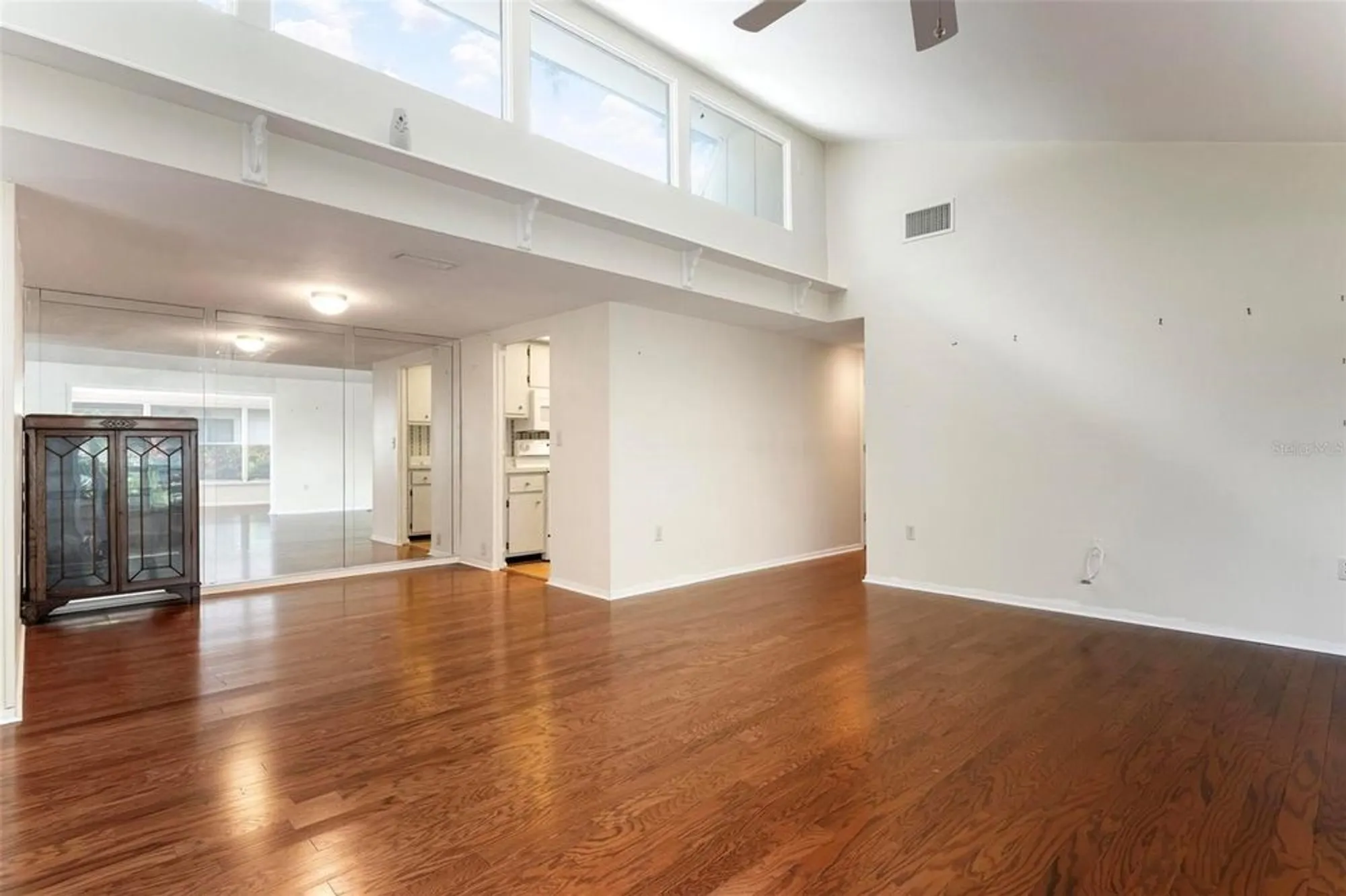 Property Slideshow image 9 of 25 | 2227 circlewood dr # 52, Sarasota, FL, 34231