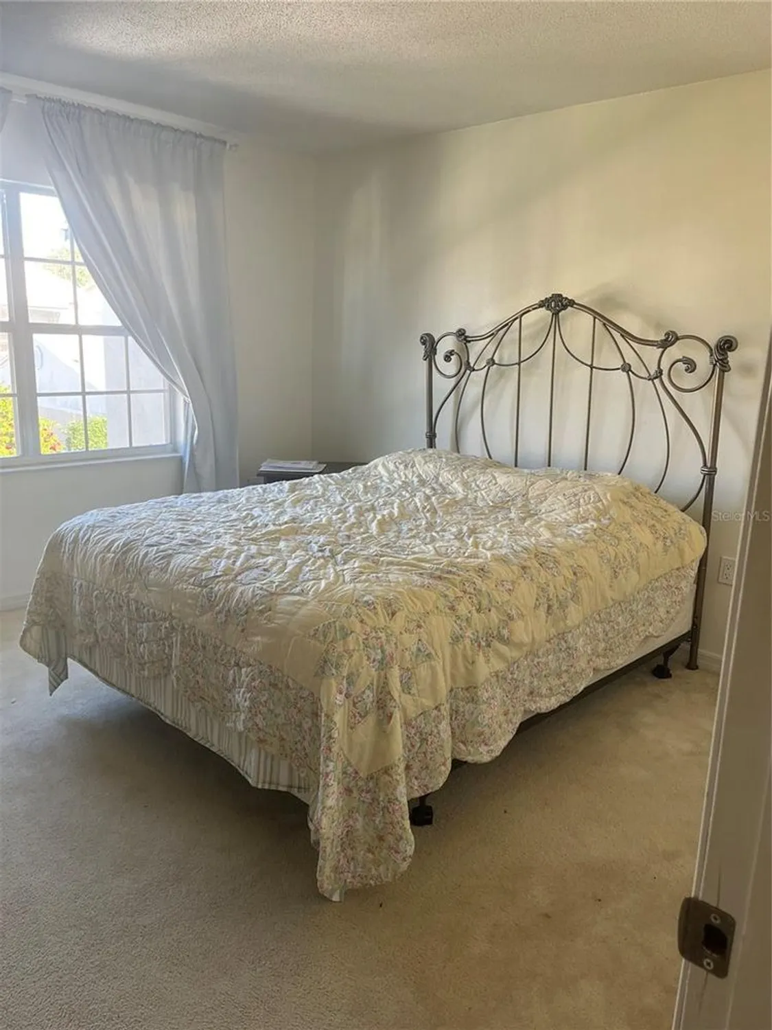 Property Slideshow image 7 of 10 | 689 lake howard dr 1e, Winter Haven, FL, 33880