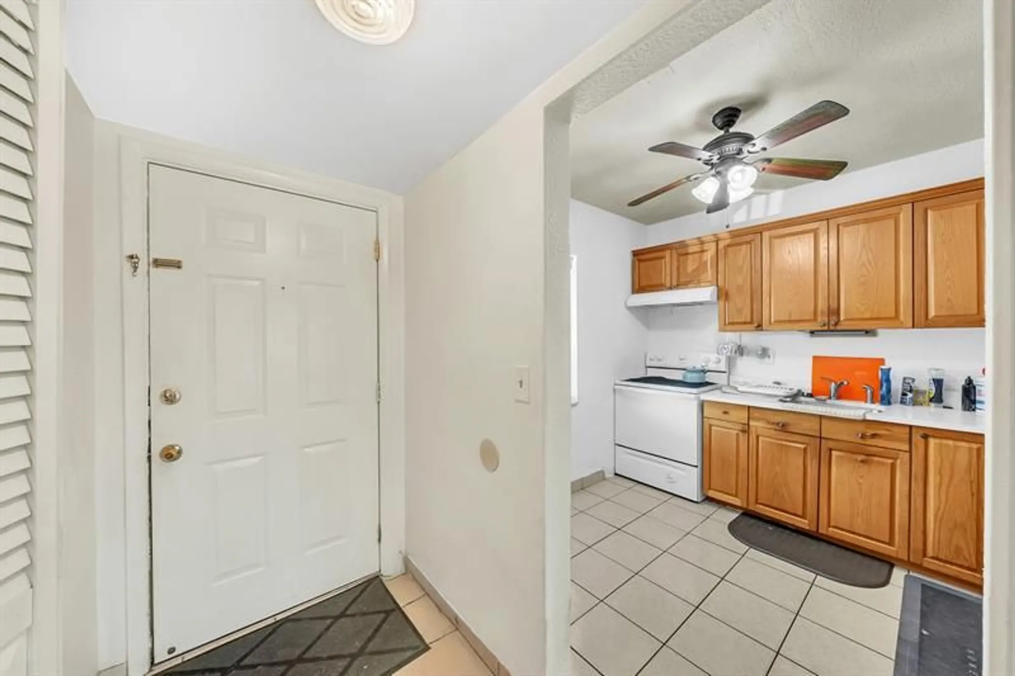 Property Slideshow image 11 of 45 | 7600 nw 5th ct apt 202, Margate, FL, 33063