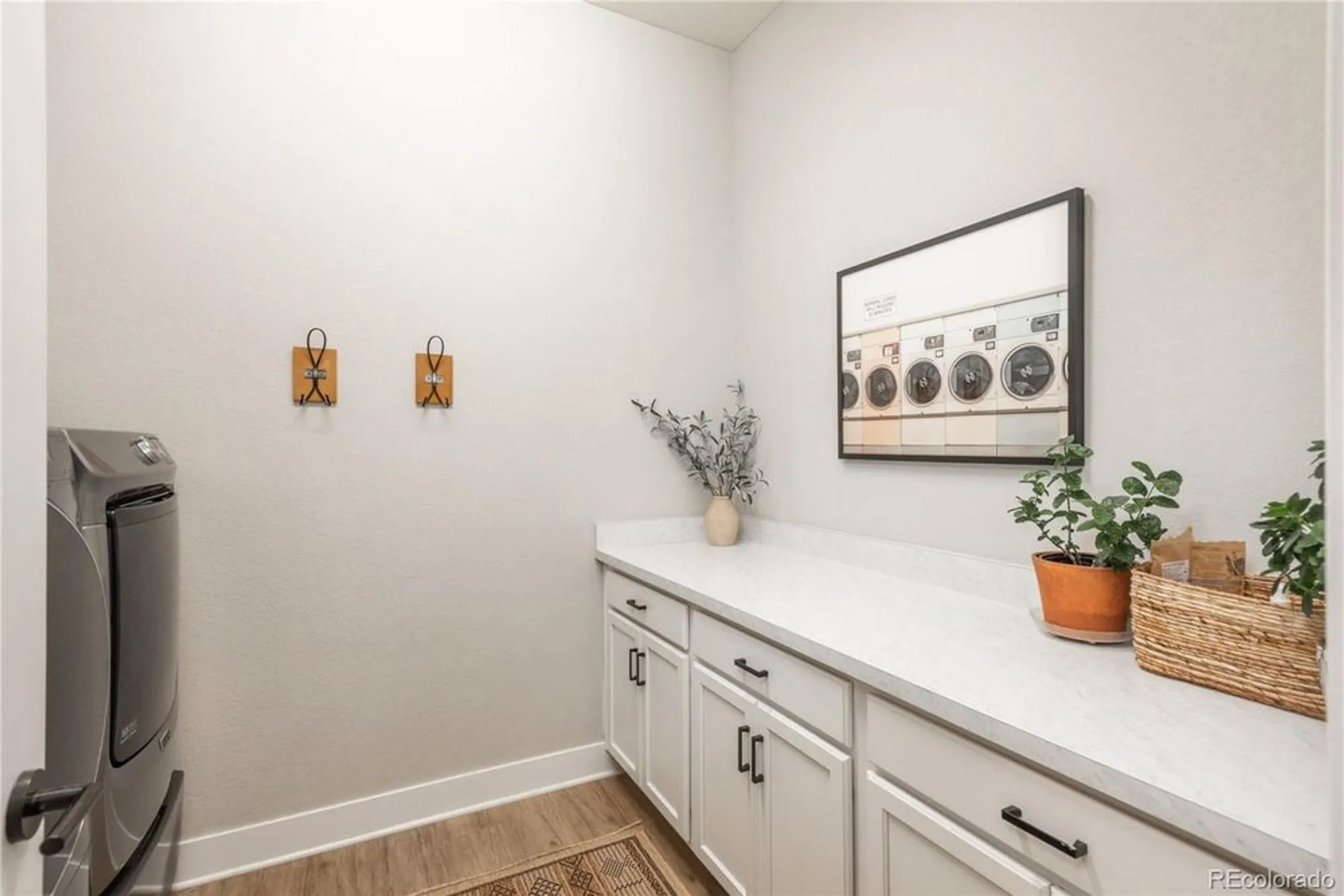 Property Slideshow image 22 of 49 | 5665 shadescale way, Castle Rock, CO, 80104