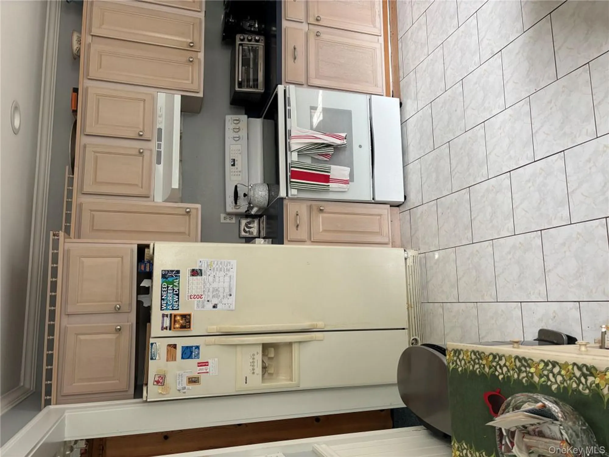 Property Slideshow image 7 of 21 | 190 canterbury dr, Ridge, NY, 11961