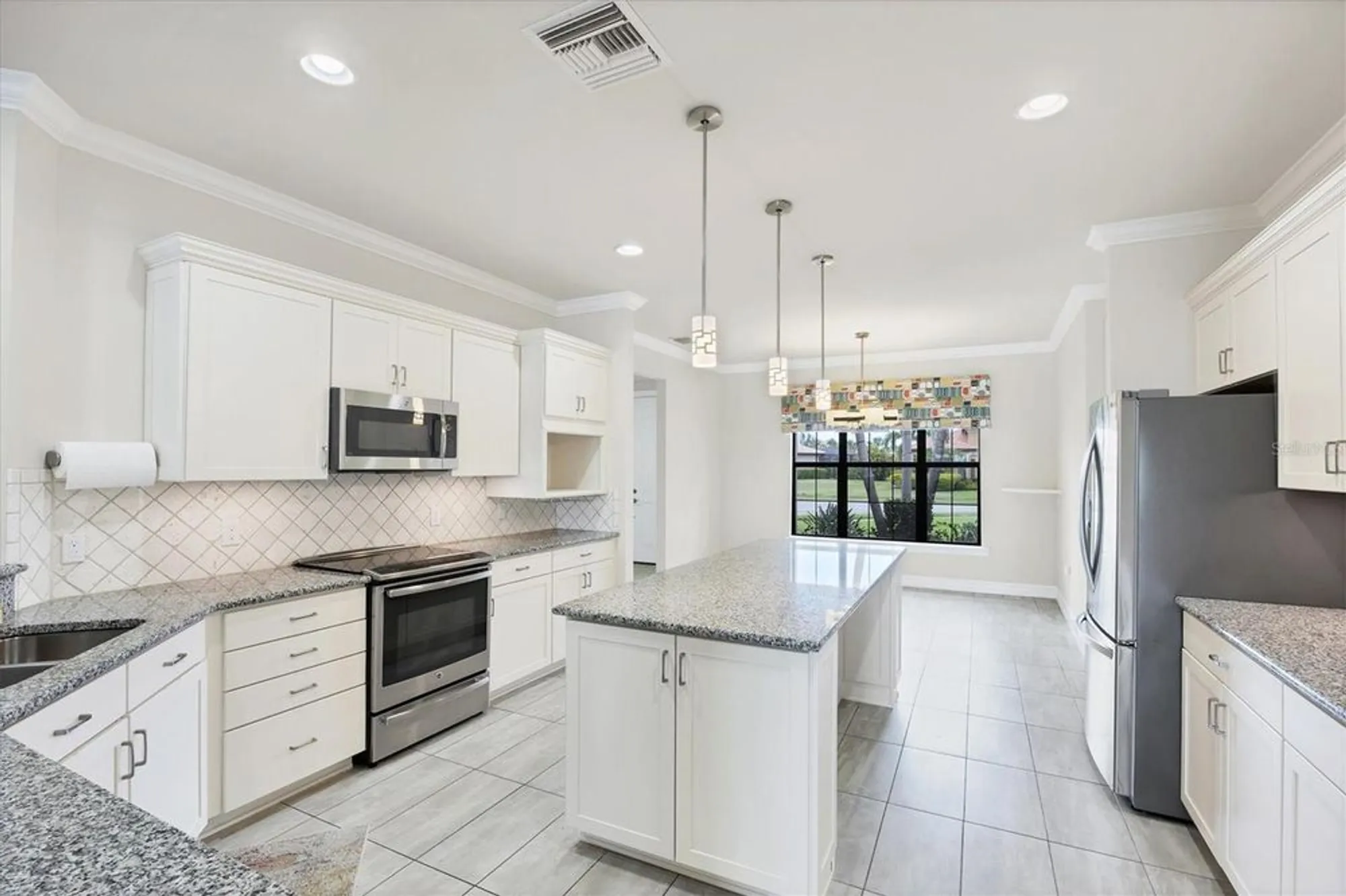 Property Slideshow image 13 of 54 | 5923 snowy egret dr, Sarasota, FL, 34238