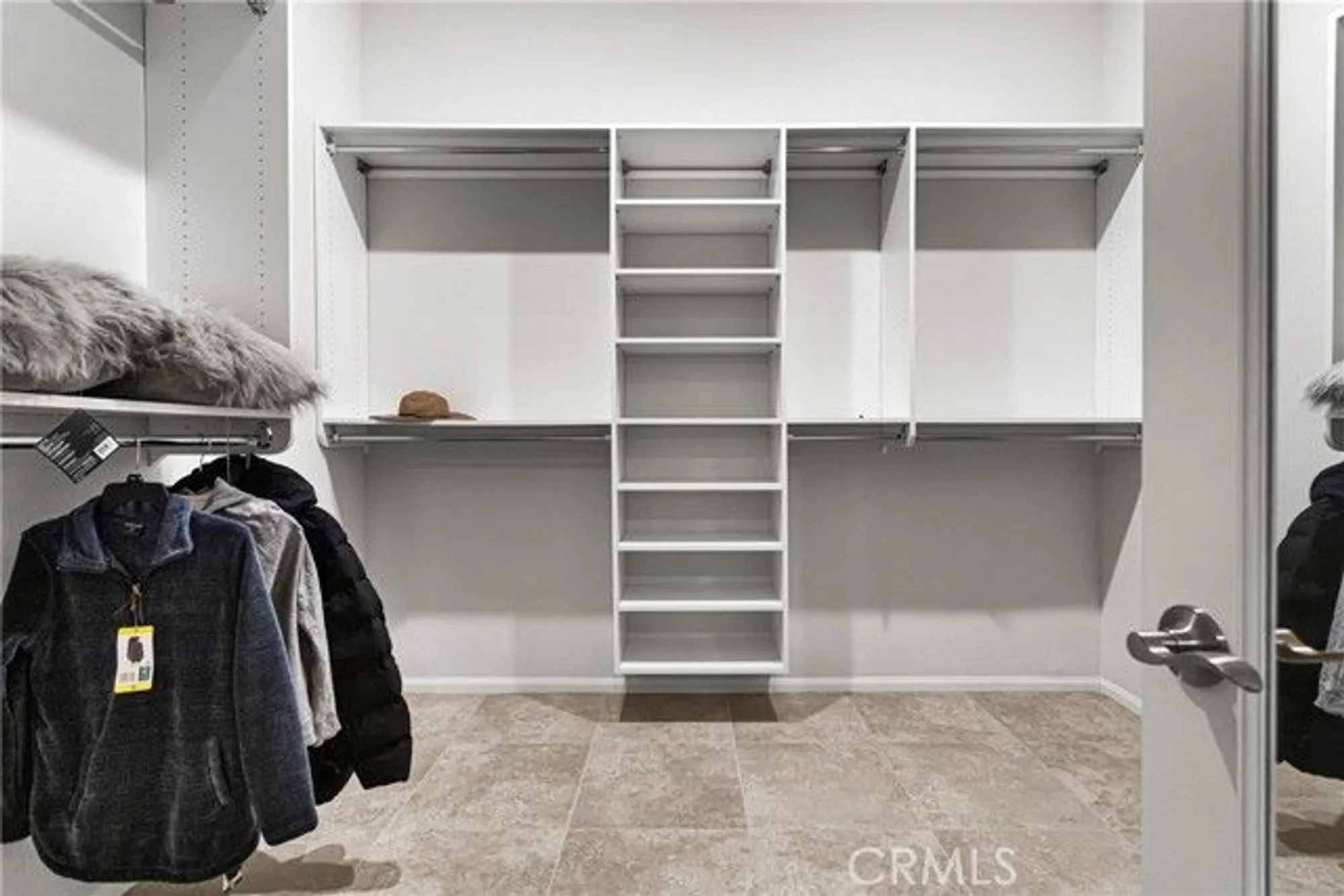 Property Slideshow image 42 of 49 | 19255 castana st, Apple Valley, CA, 92308