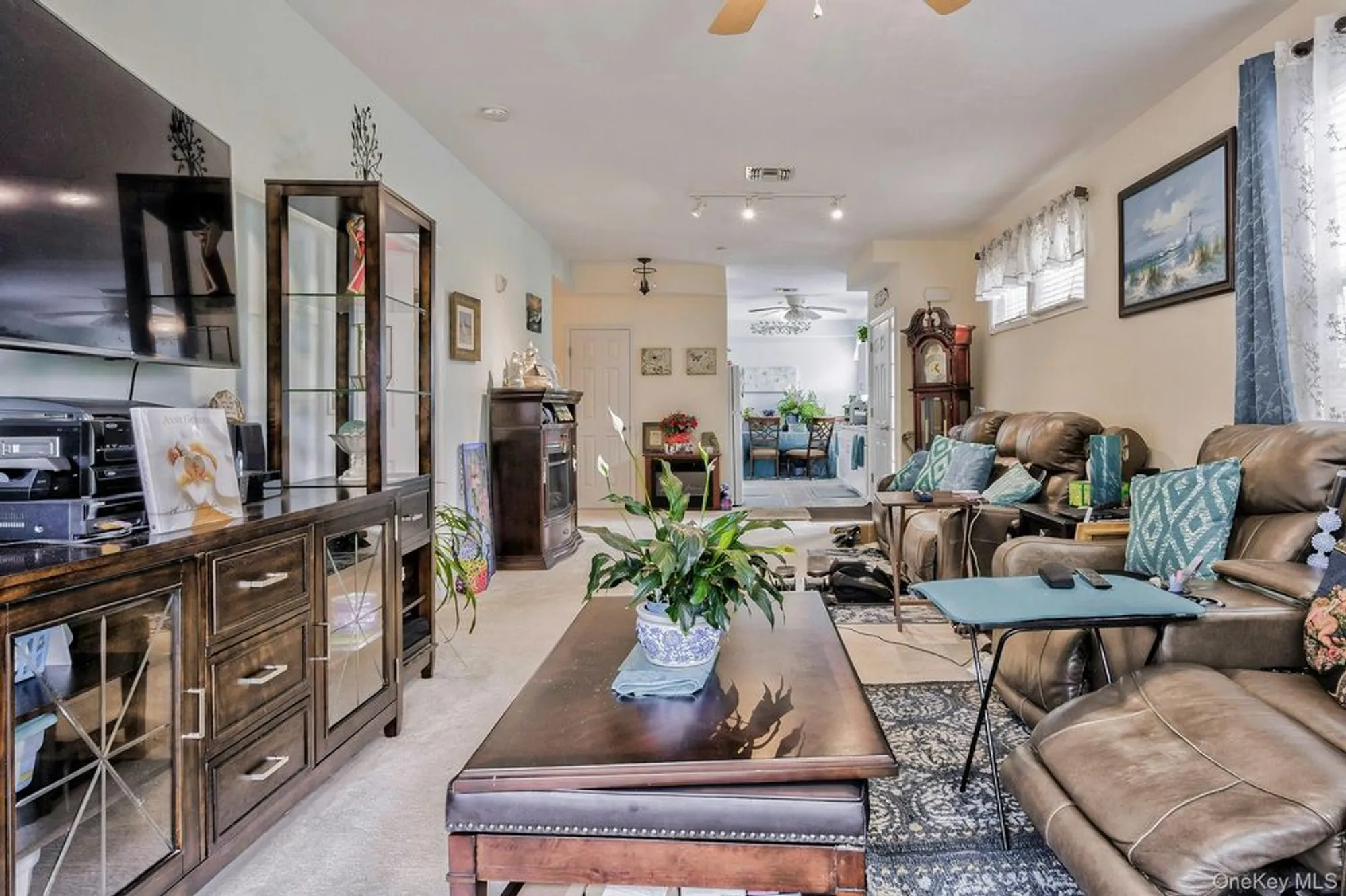 Property Slideshow image 6 of 40 | 279 augusta dr, Medford, NY, 11763