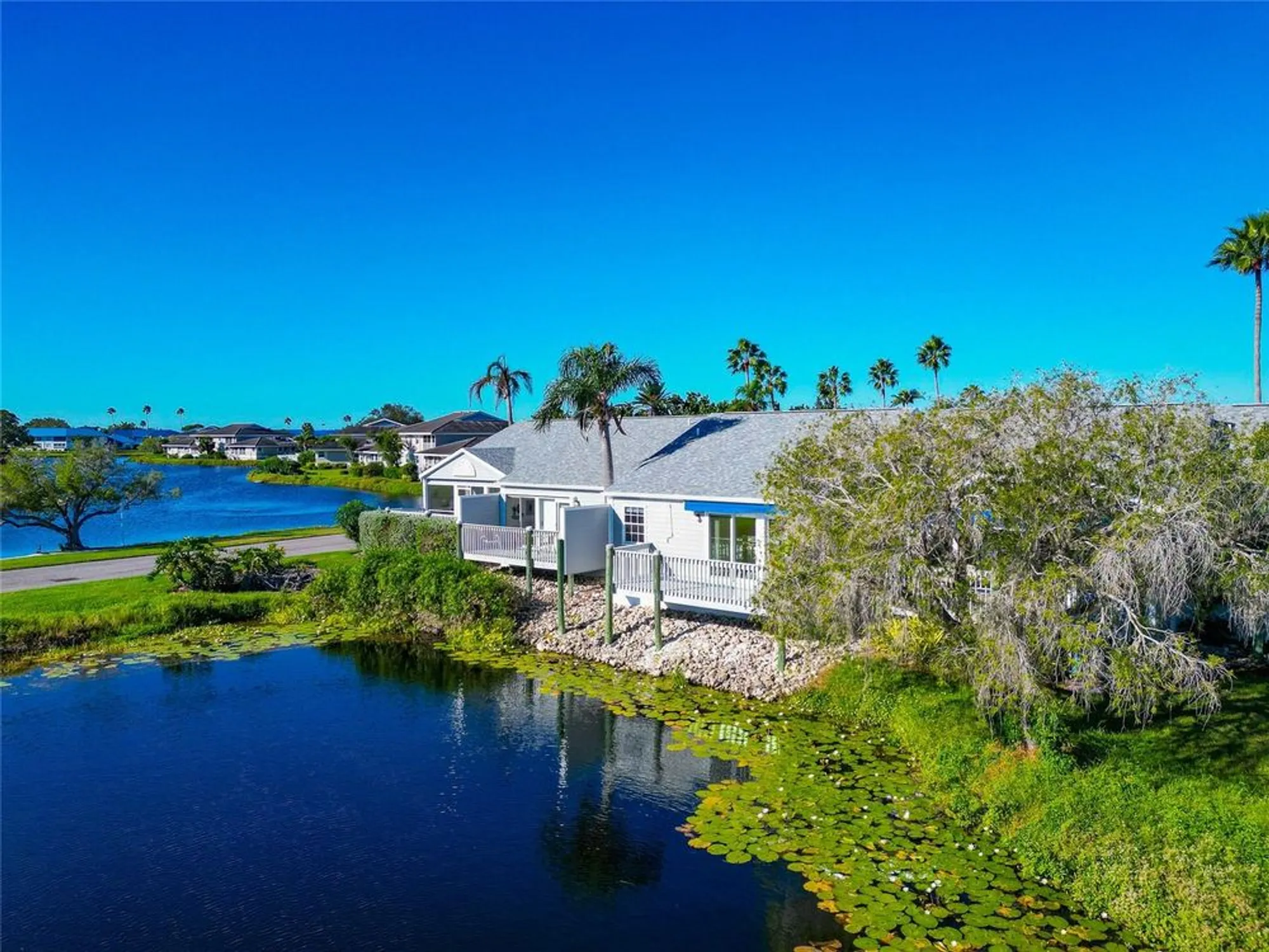 Property Slideshow image 1 of 63 | 515 woodstork cir, Bradenton, FL, 34209