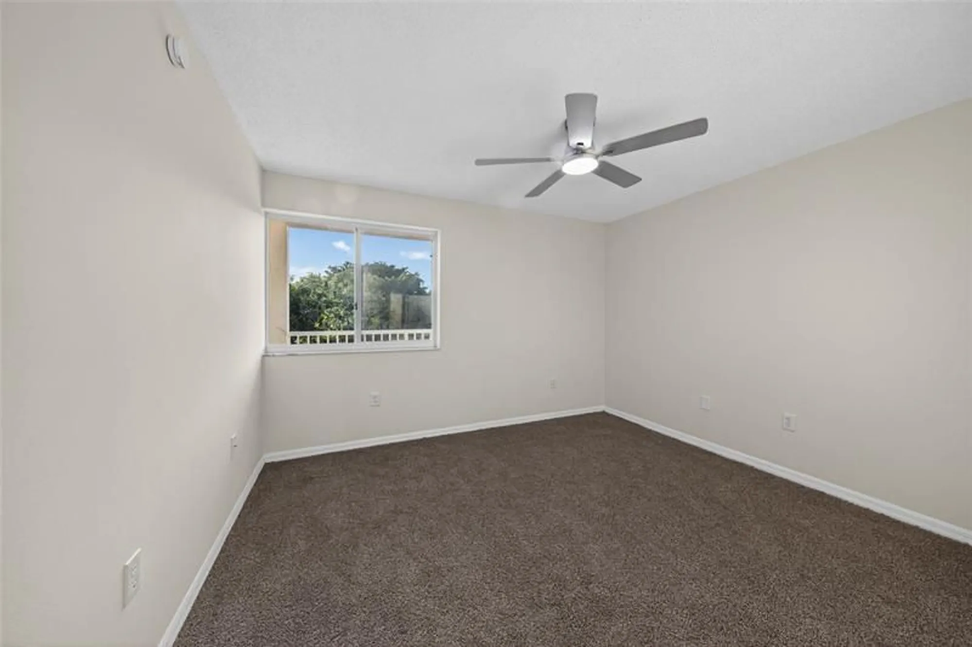 Property Slideshow image 33 of 39 | 7882 trent dr 310, Tamarac, FL, 33321