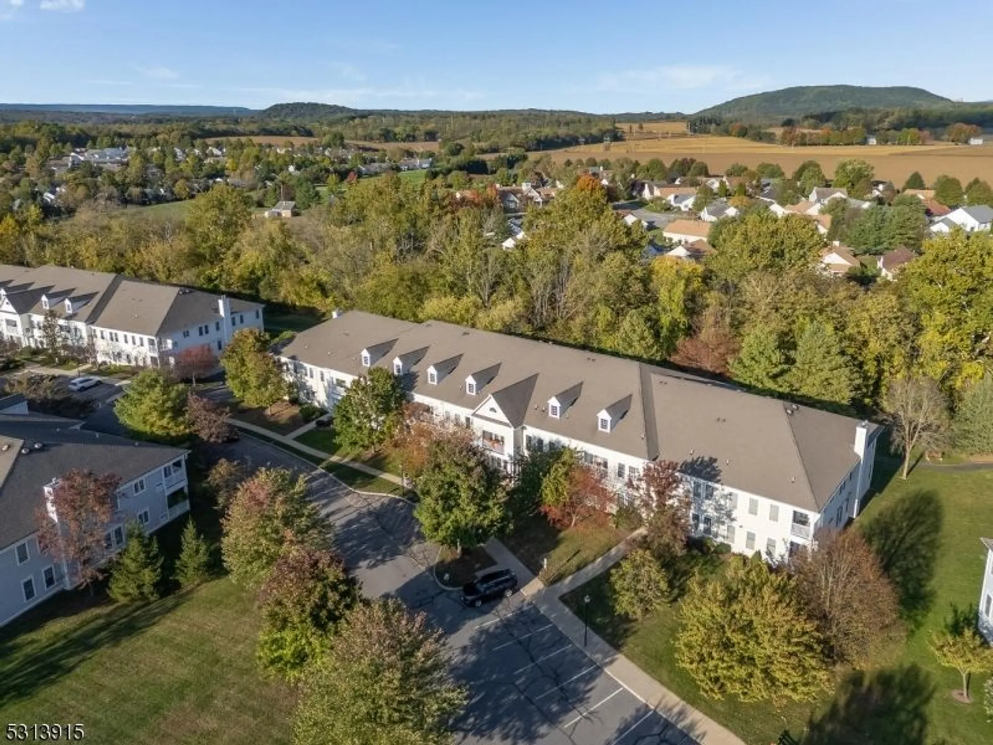 Property Slideshow image 36 of 48 | 6015 brookfield glen dr # 15, Belvidere, NJ, 07823