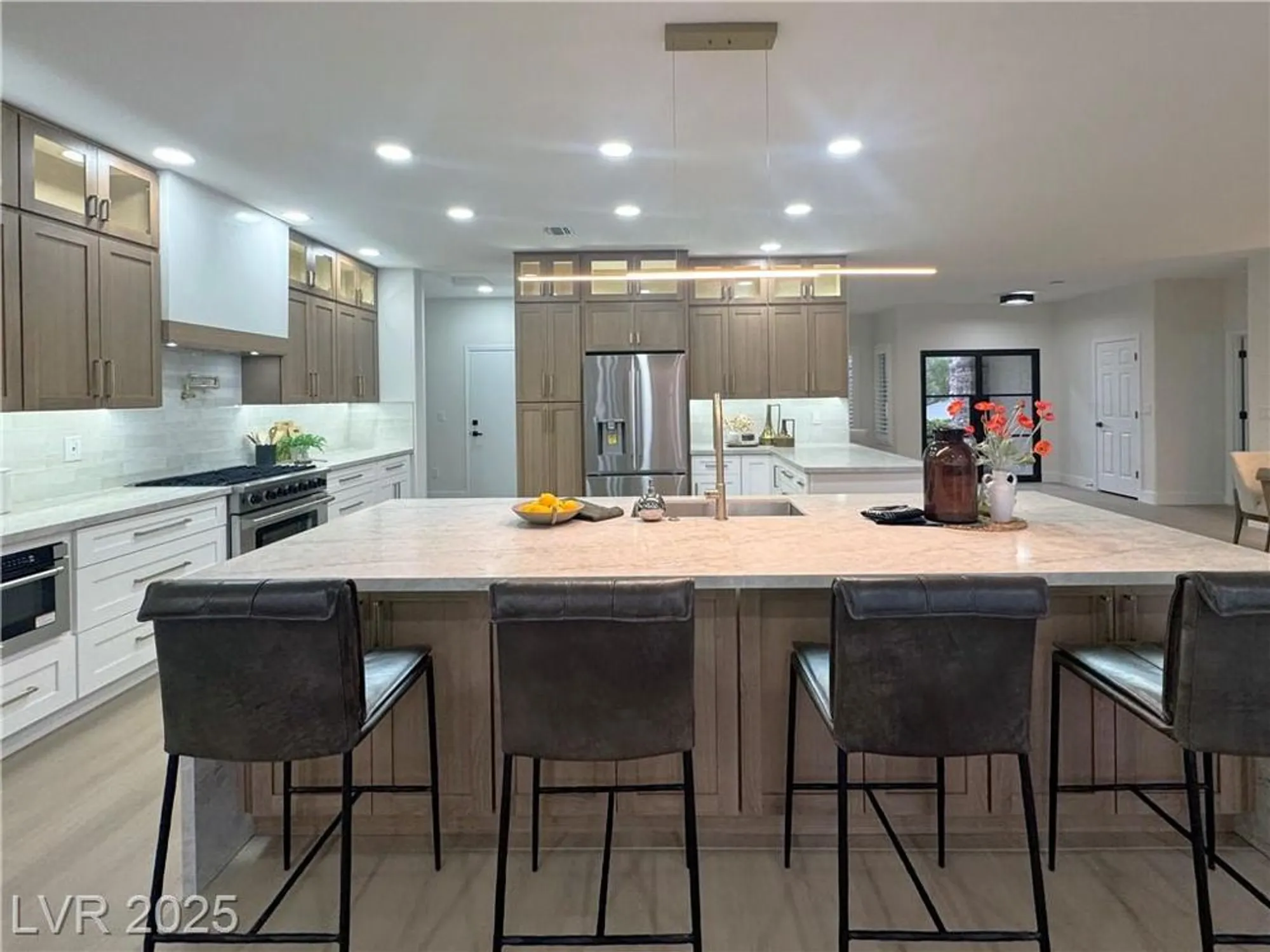 Property Slideshow image 33 of 66 | 2784 cherrydale falls dr, Henderson, NV, 89052