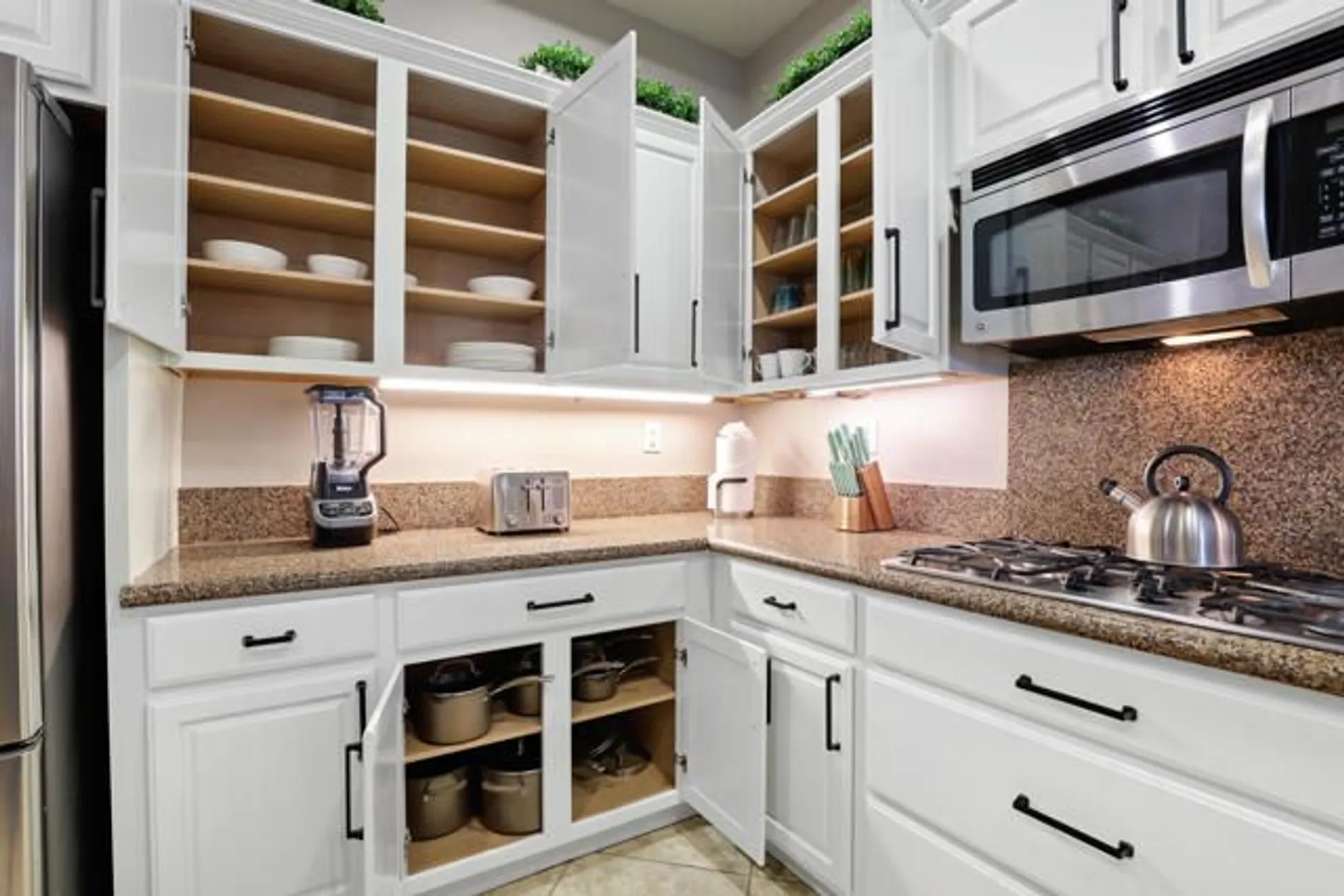 Property Slideshow image 27 of 43 | 43310 sentiero dr, Indio, CA, 92203