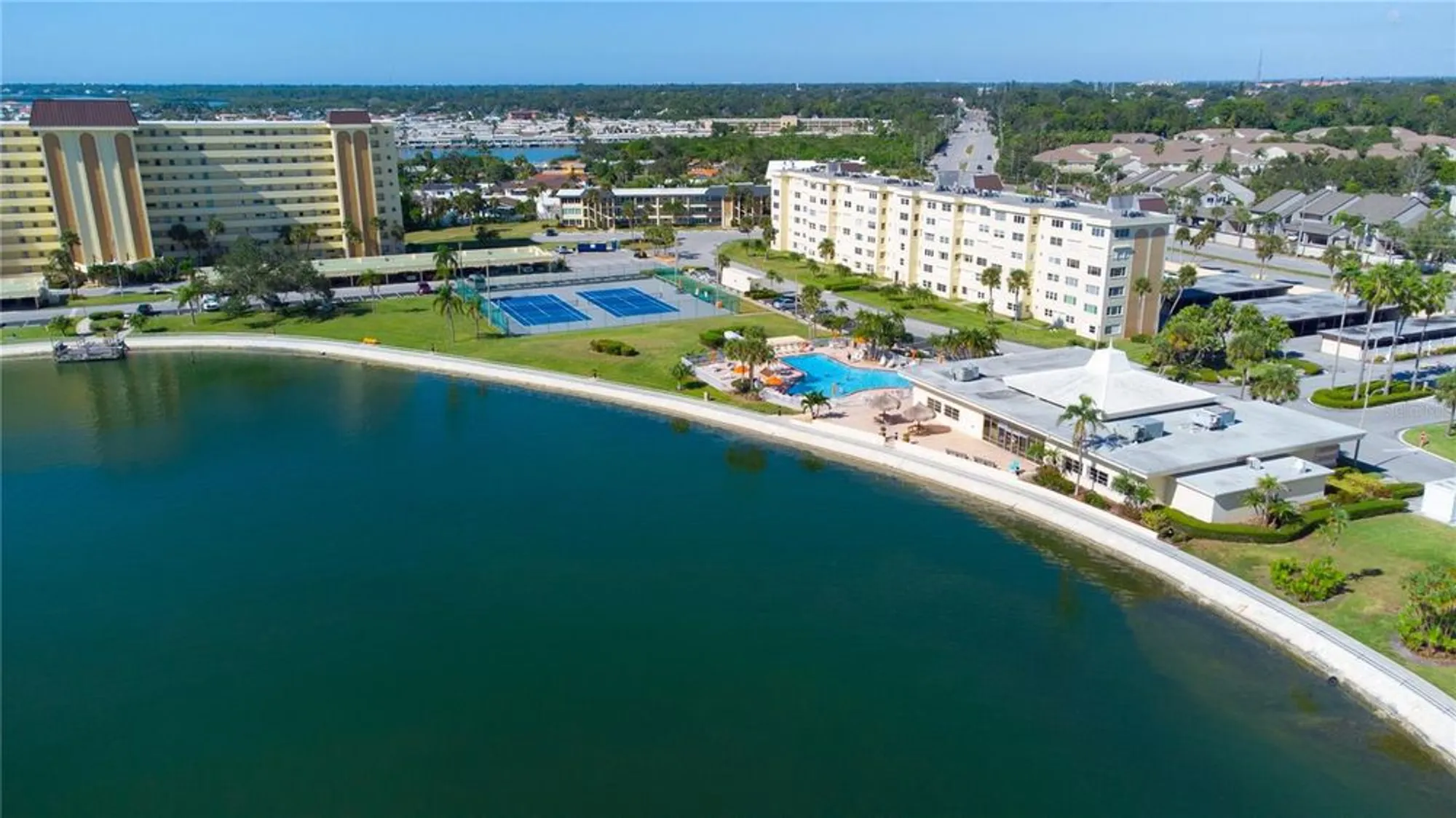 Property Slideshow image 26 of 32 | 4725 cove cir apt 309, Saint Petersburg, FL, 33708