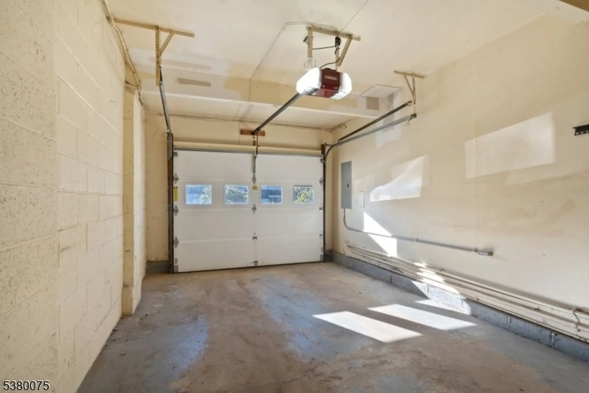 Property Slideshow image 32 of 40 | 16 galway dr, Mendham, NJ, 07945