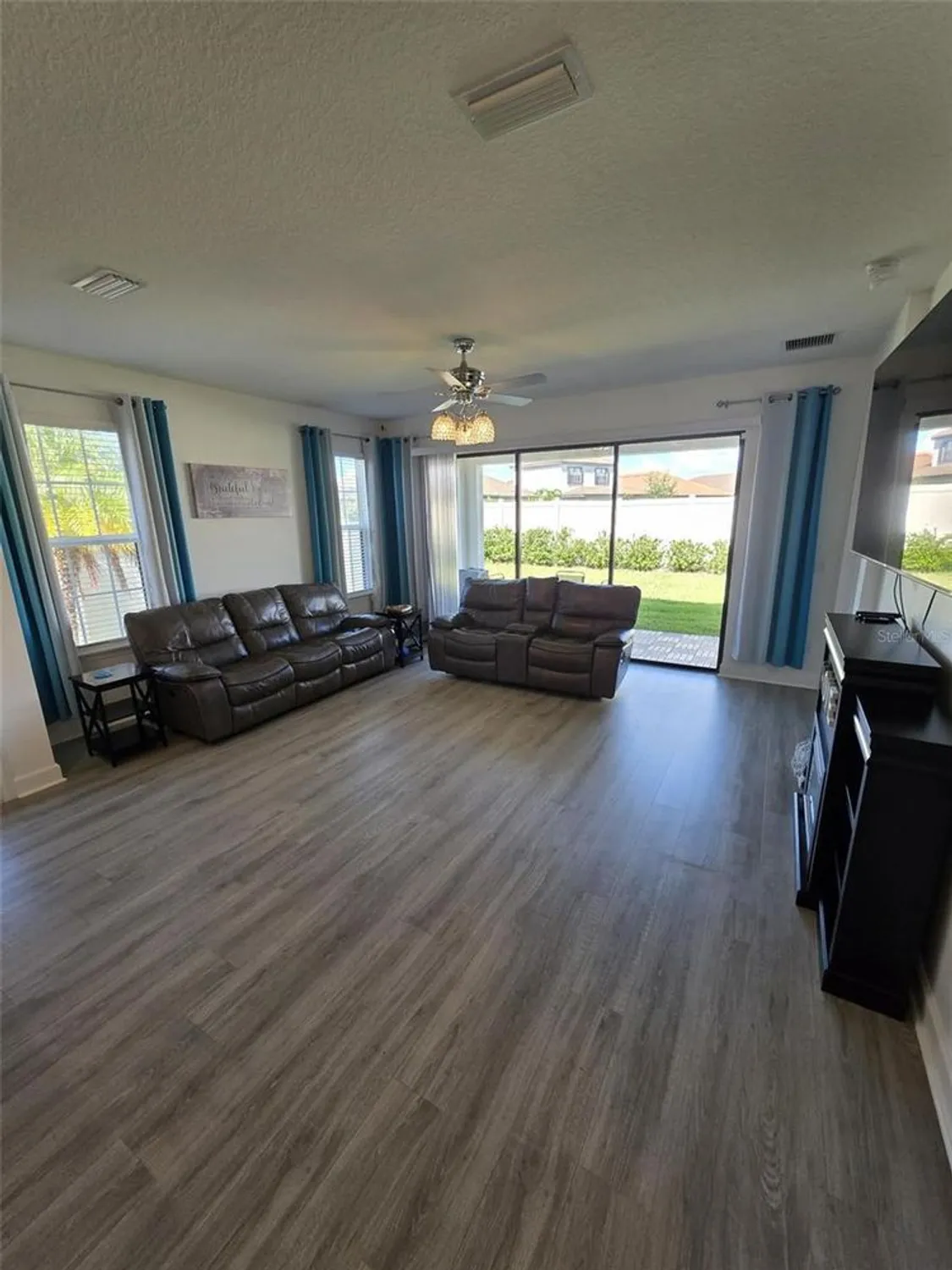 Property Slideshow image 5 of 35 | 10934 wendover dr, Palmetto, FL, 34221