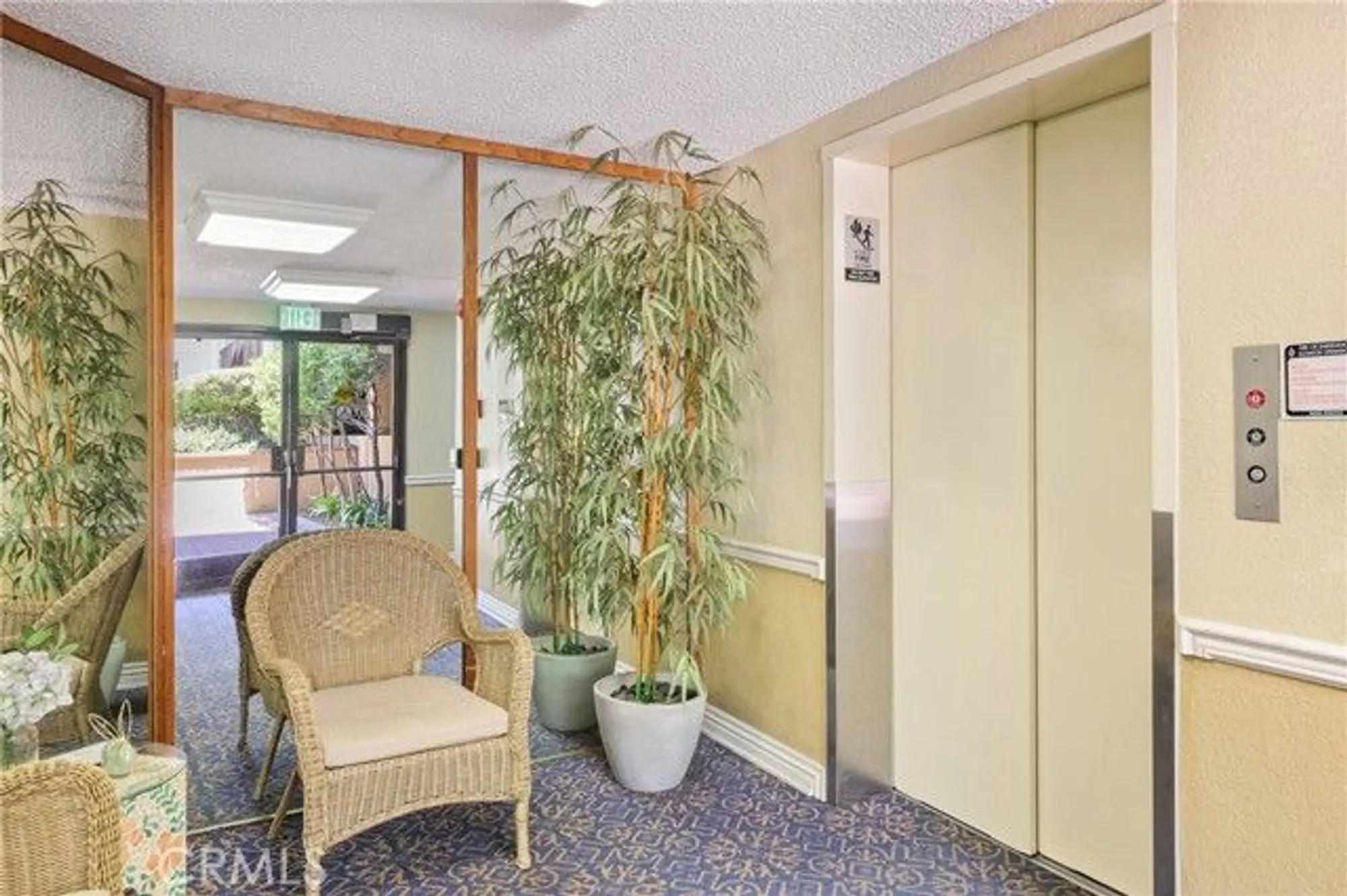 Property Slideshow image 10 of 22 | 13601 del monte dr 73, Seal Beach, CA, 90740