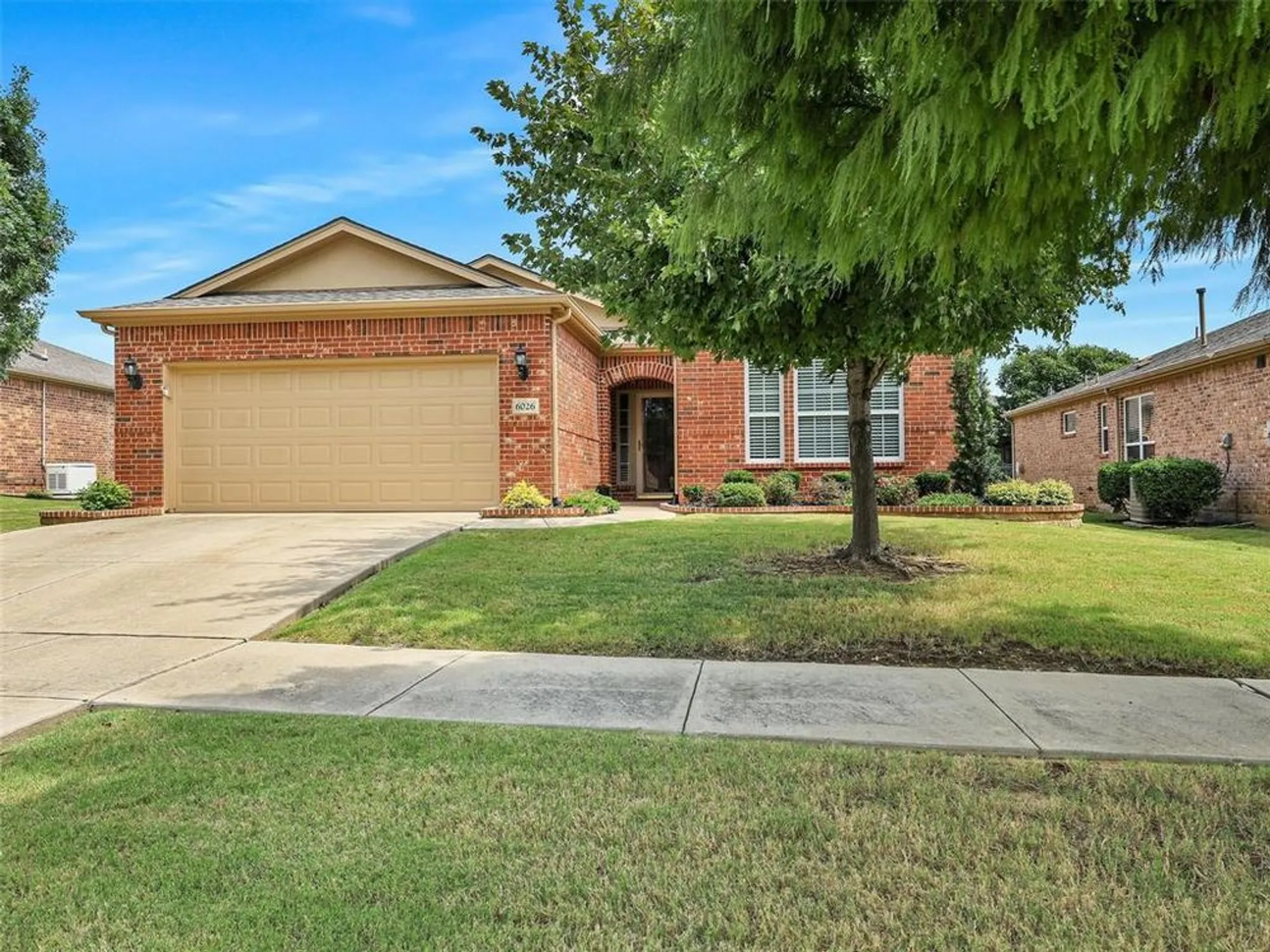 Property Slideshow image 5 of 37 | 6026 prairie bend ln, Frisco, TX, 75036