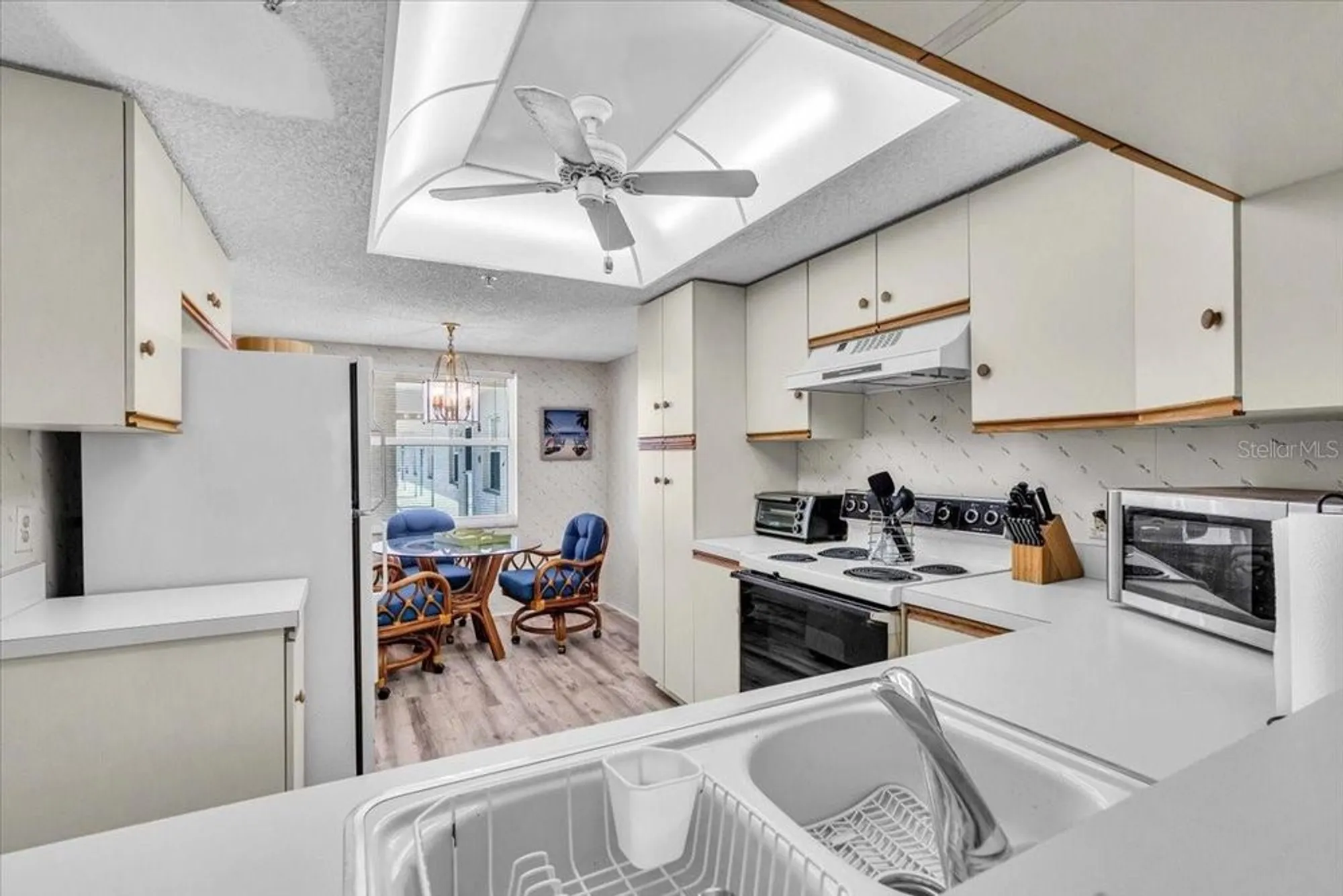 Property Slideshow image 13 of 45 | 6501 stone river rd 209, Bradenton, FL, 34203