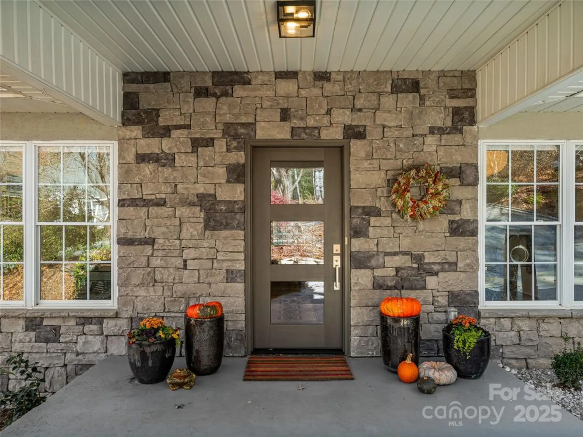 Property Slideshow image 5 of 32 | 2508 carriage falls ct, Hendersonville, NC, 28791