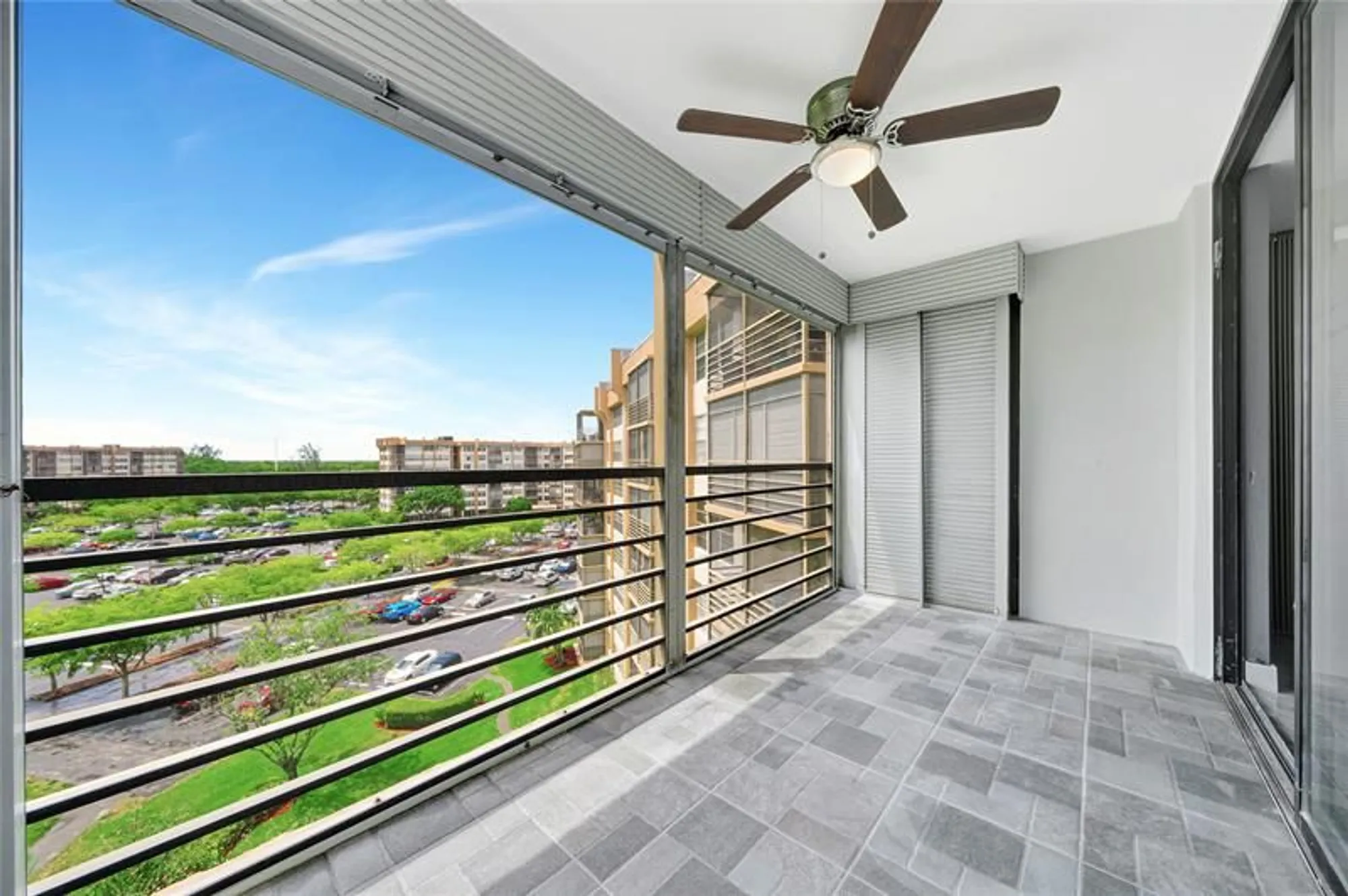 Property Slideshow image 32 of 53 | 1100 saint charles pl 708, Pembroke Pines, FL, 33026