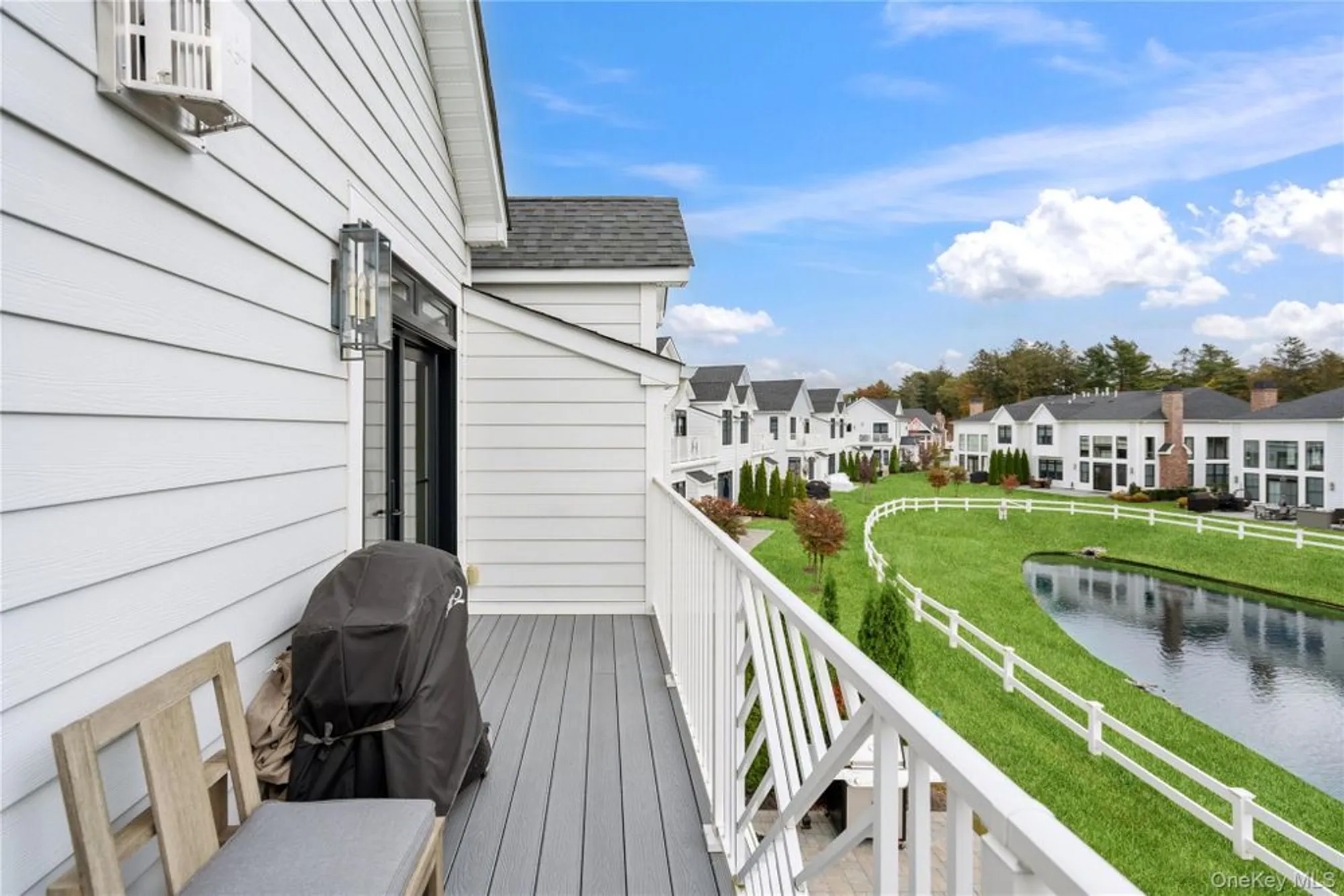 Property Slideshow image 24 of 29 | 86202 spruce pond cir # 744, Plainview, NY, 11803
