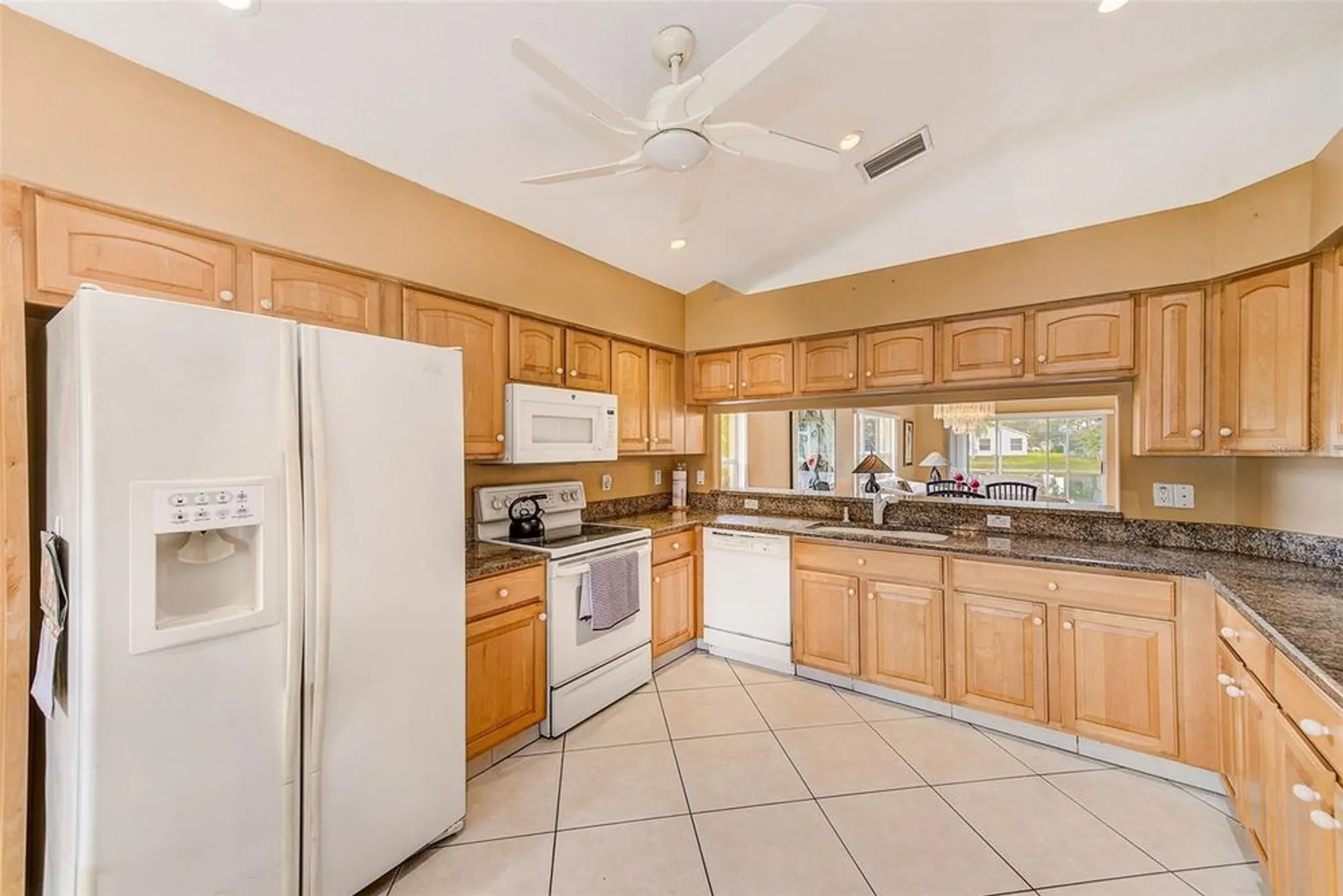 Property Slideshow image 10 of 37 | 11600 weaver park ct, Trinity, FL, 34655