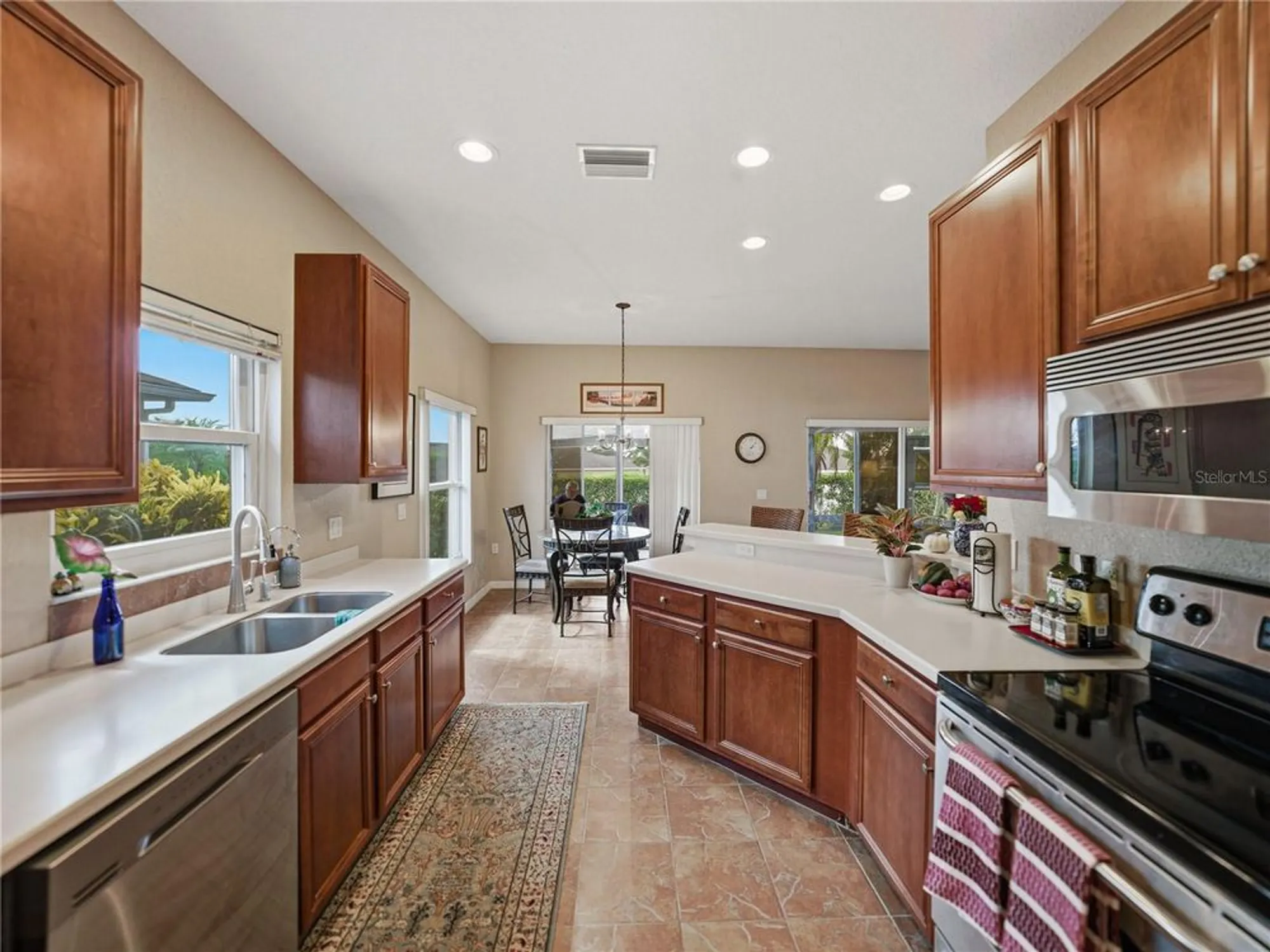 Property Slideshow image 19 of 92 | 4568 turnberry ln, Lake Wales, FL, 33859