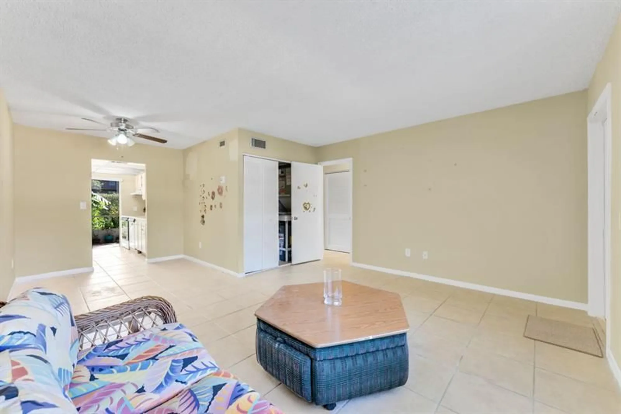 Property Slideshow image 8 of 29 | 331 nw 76th ave apt 104, Margate, FL, 33063