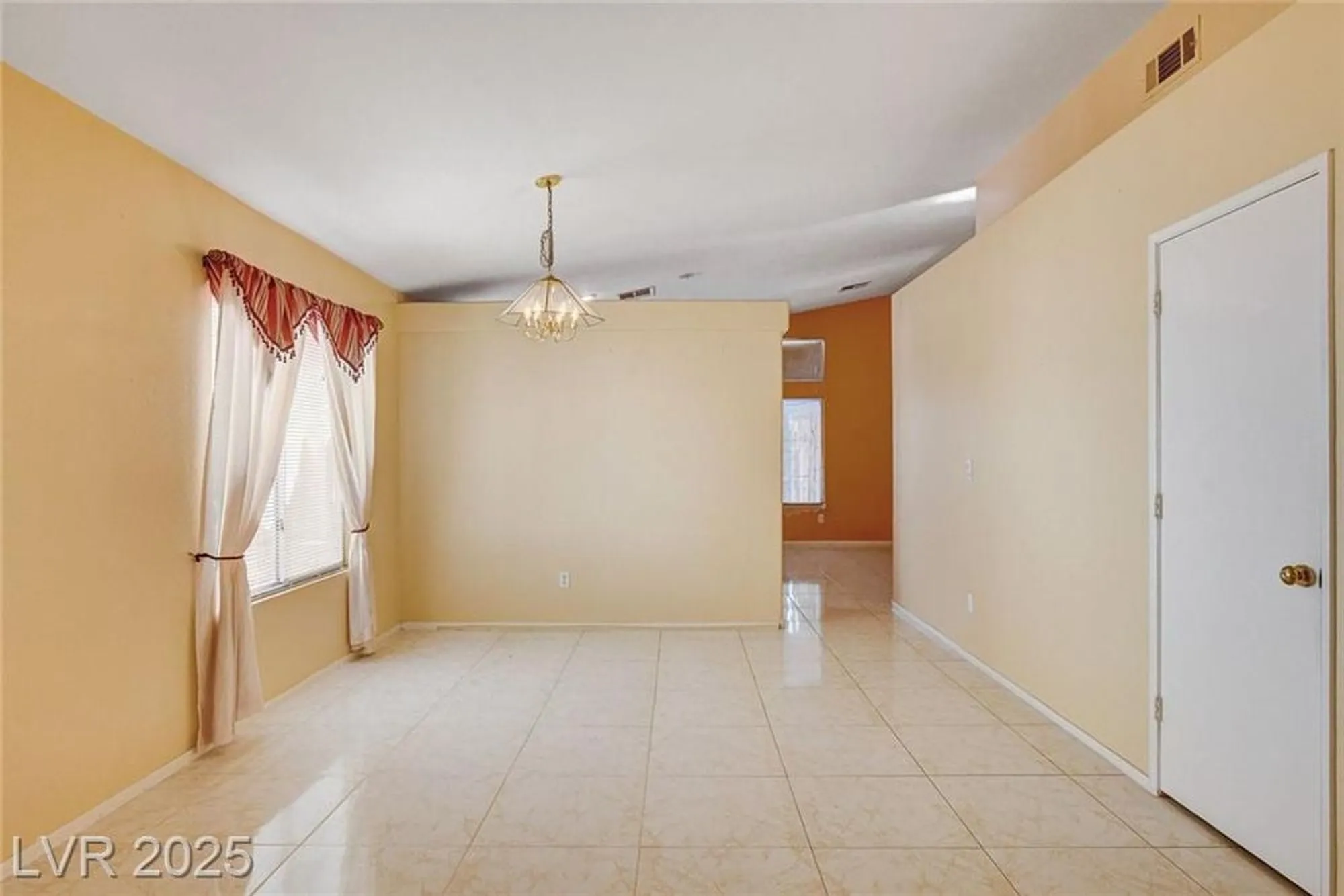 Property Slideshow image 7 of 40 | 5524 morningcross st, Las Vegas, NV, 89130