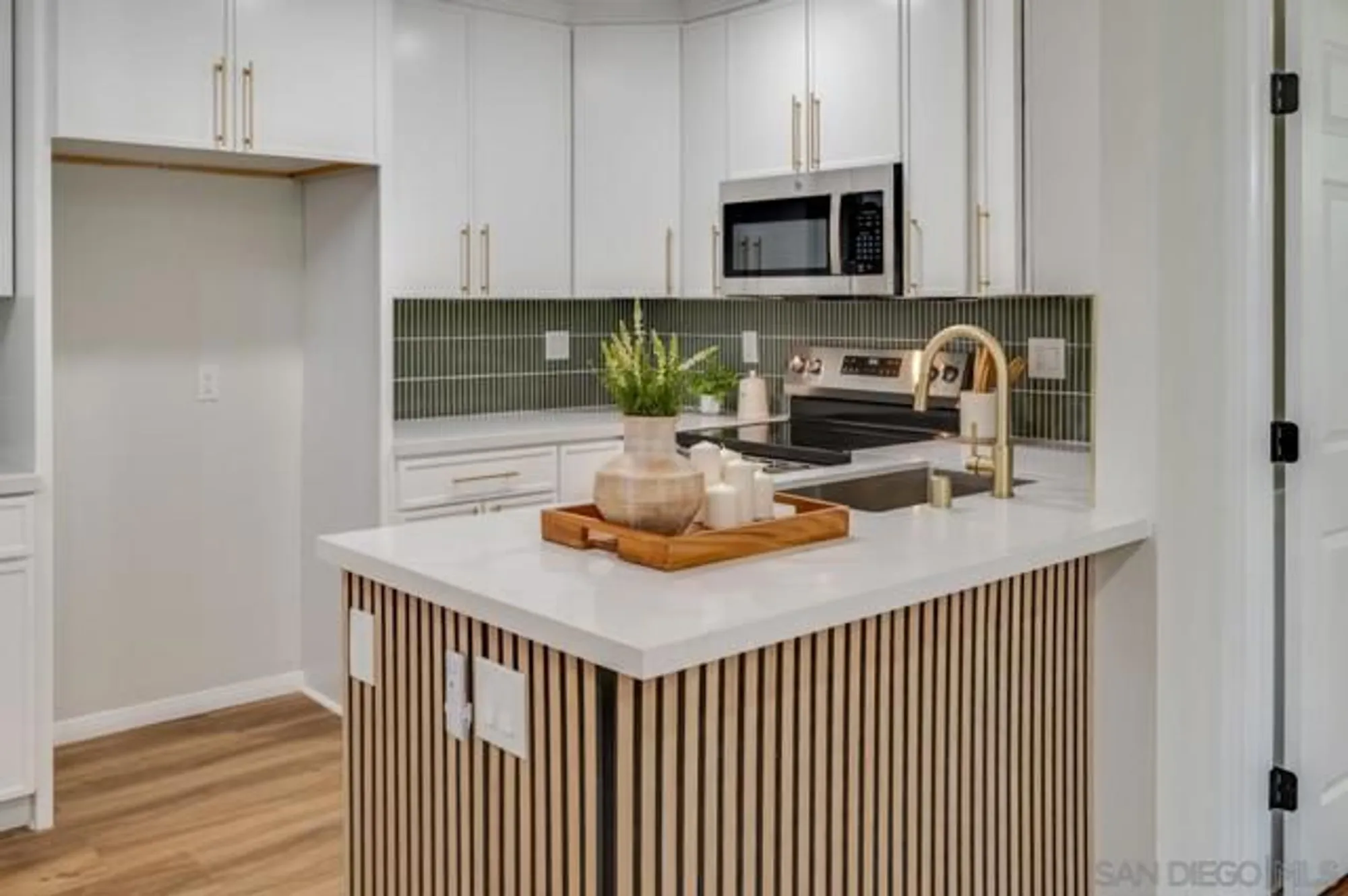 Property Slideshow image 6 of 30 | 12575 oaks north dr 220, San Diego, CA, 92128