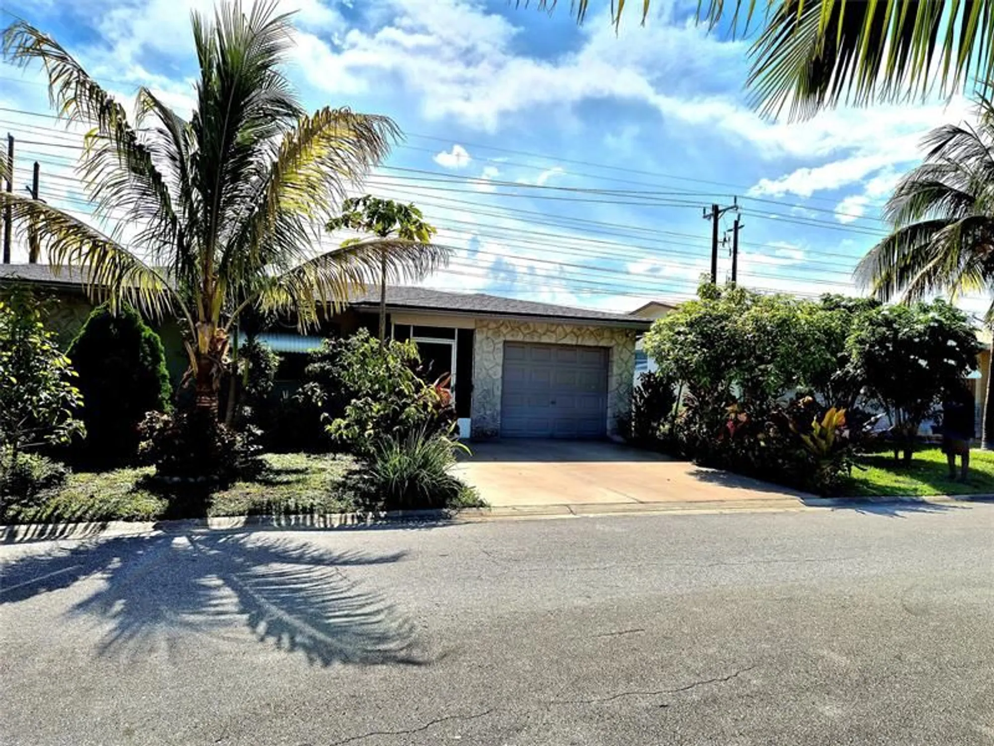 Property Slideshow image 31 of 40 | 1390 nw 70th ln, Margate, FL, 33063