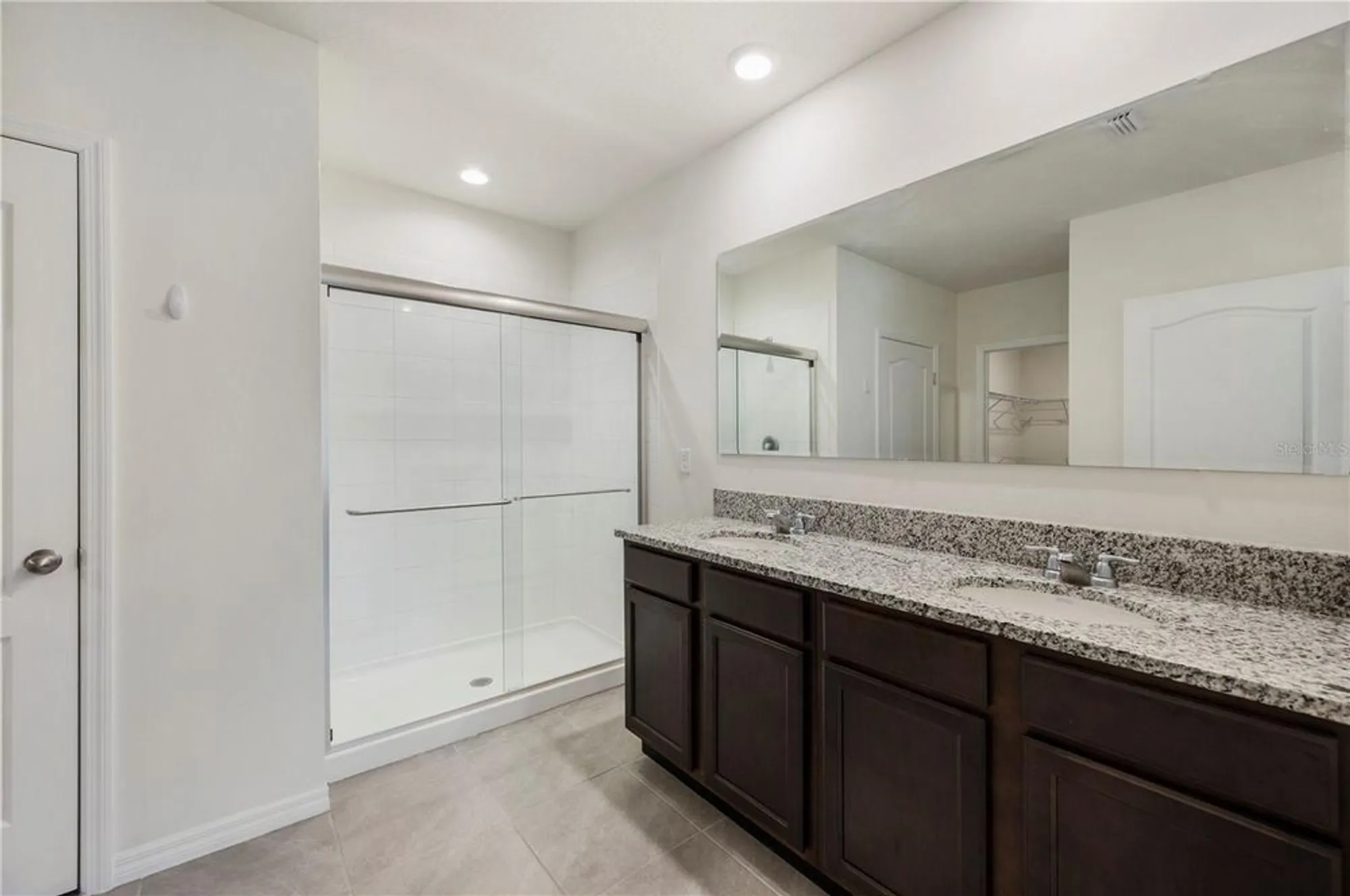 Property Slideshow image 26 of 41 | 2719 grandbury grove rd, Lakeland, FL, 33811