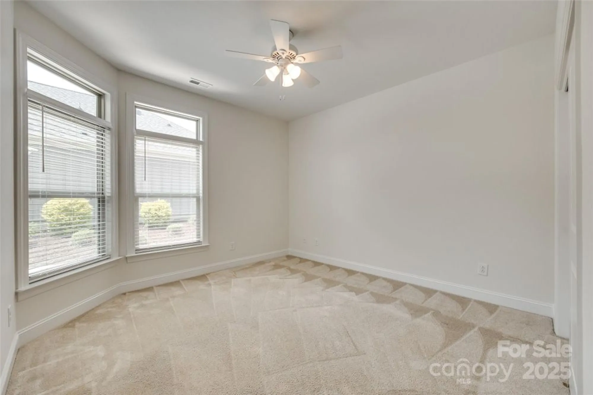 Property Slideshow image 13 of 32 | 2261 lincolnshire ln, Waxhaw, NC, 28173