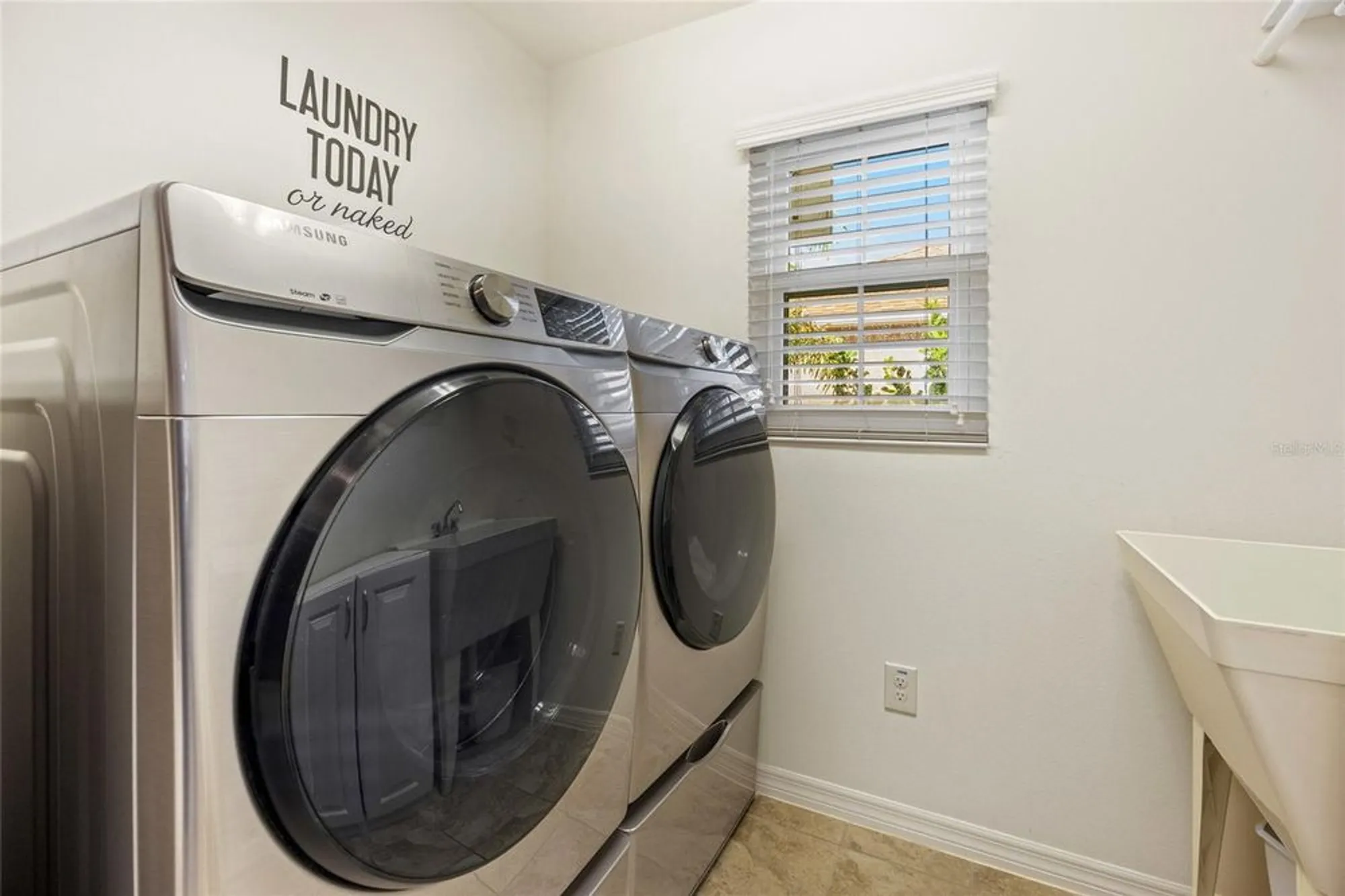 Property Slideshow image 27 of 37 | 431 jarquin way, The Villages, FL, 32162