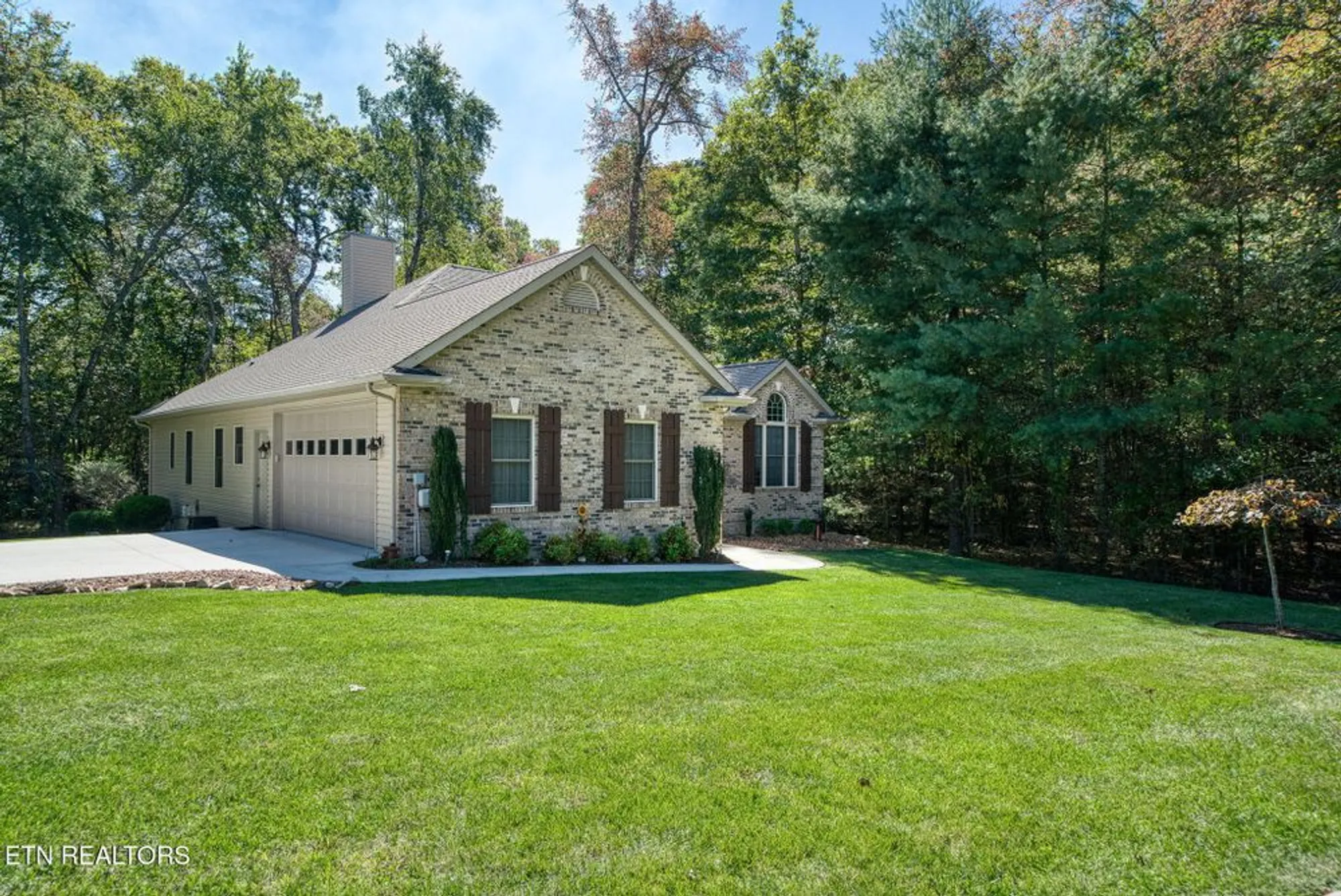 Property Slideshow image 2 of 14 | 14 holly ct, Crossville, TN, 38558