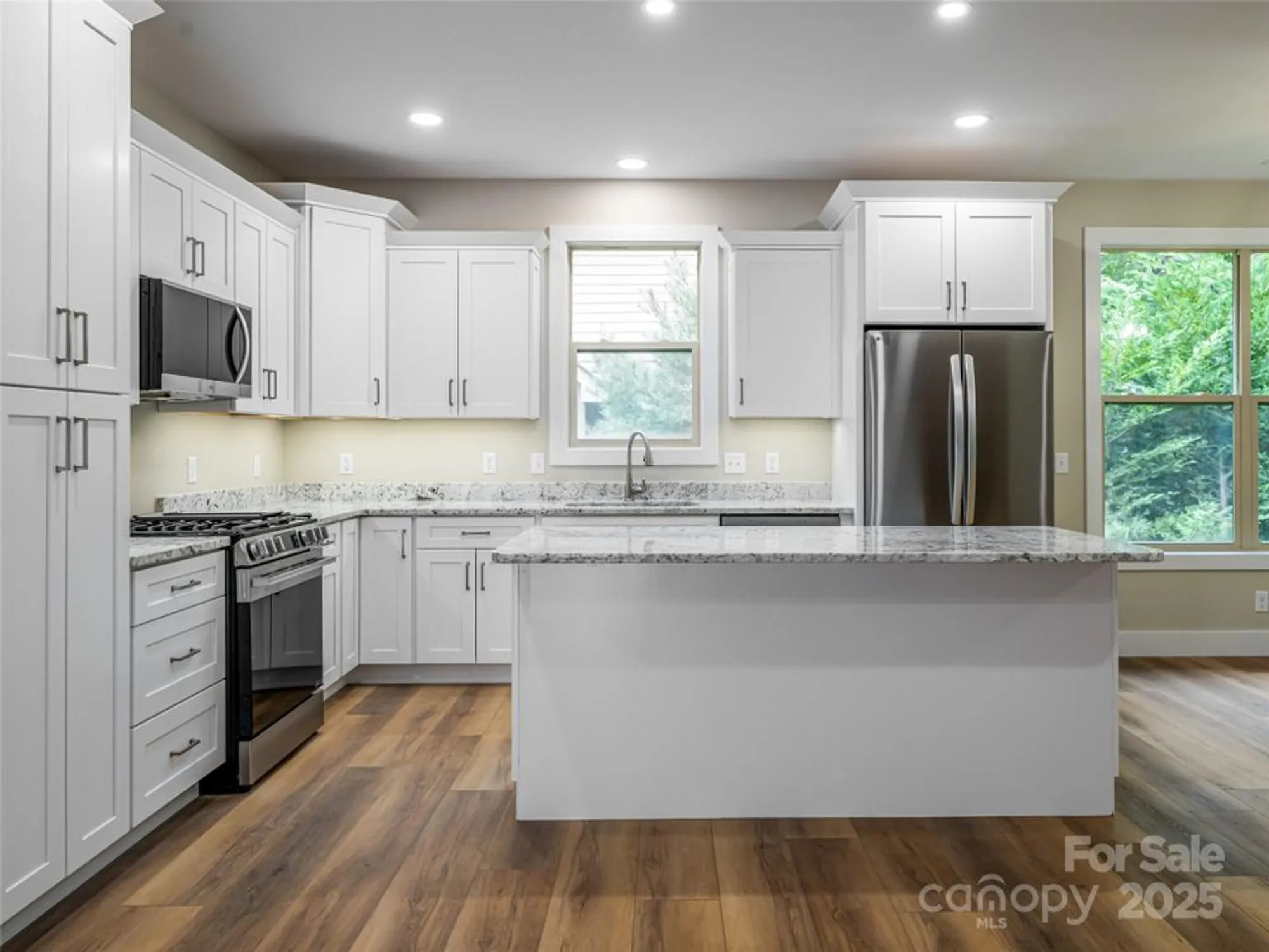 Property Slideshow image 16 of 48 | 281 carriage crest dr, Hendersonville, NC, 28791