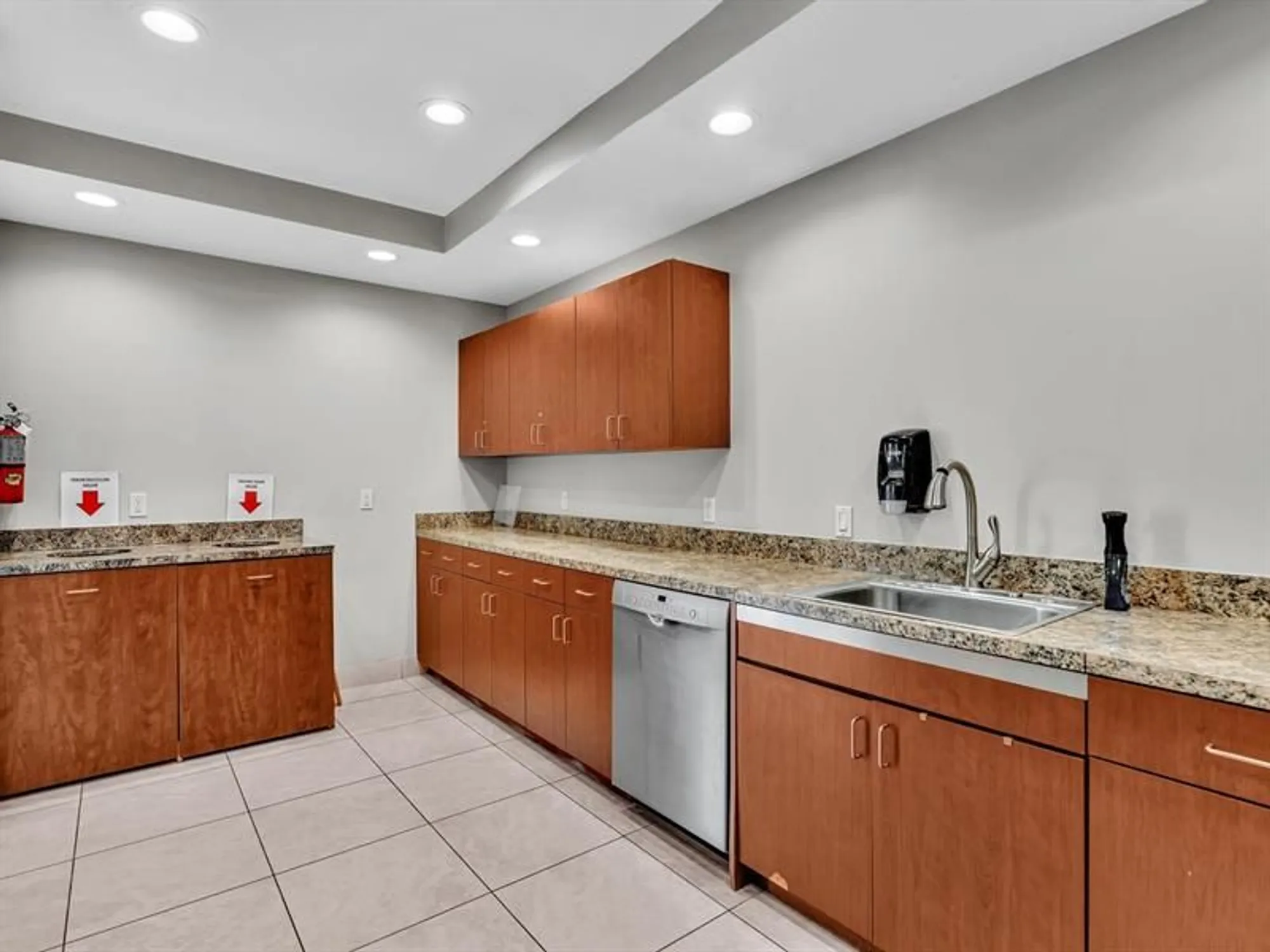 Property Slideshow image 40 of 61 | 3300 ne 36th st 302, Fort Lauderdale, FL, 33308