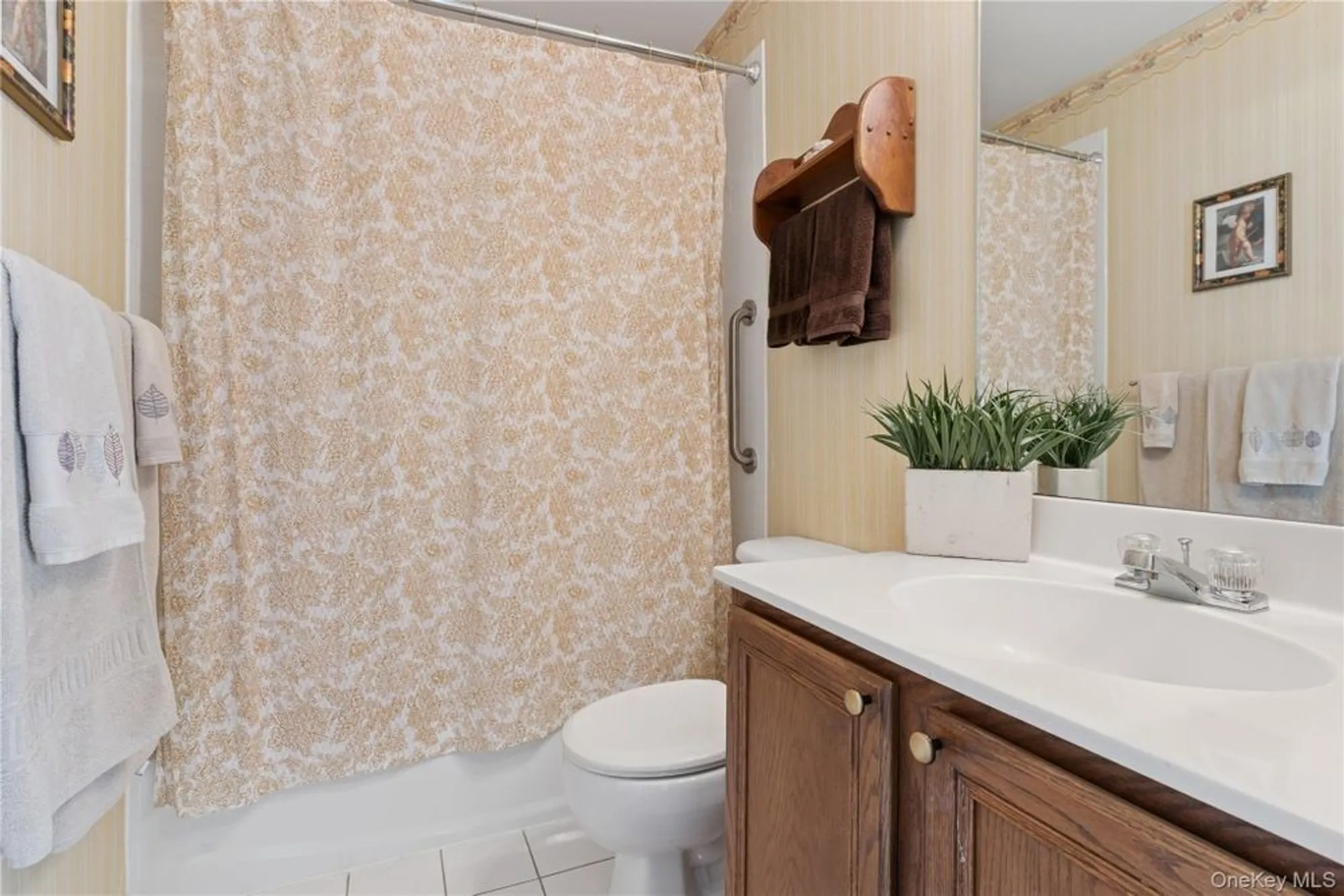 Property Slideshow image 21 of 26 | 53 goose neck ln, Riverhead, NY, 11901