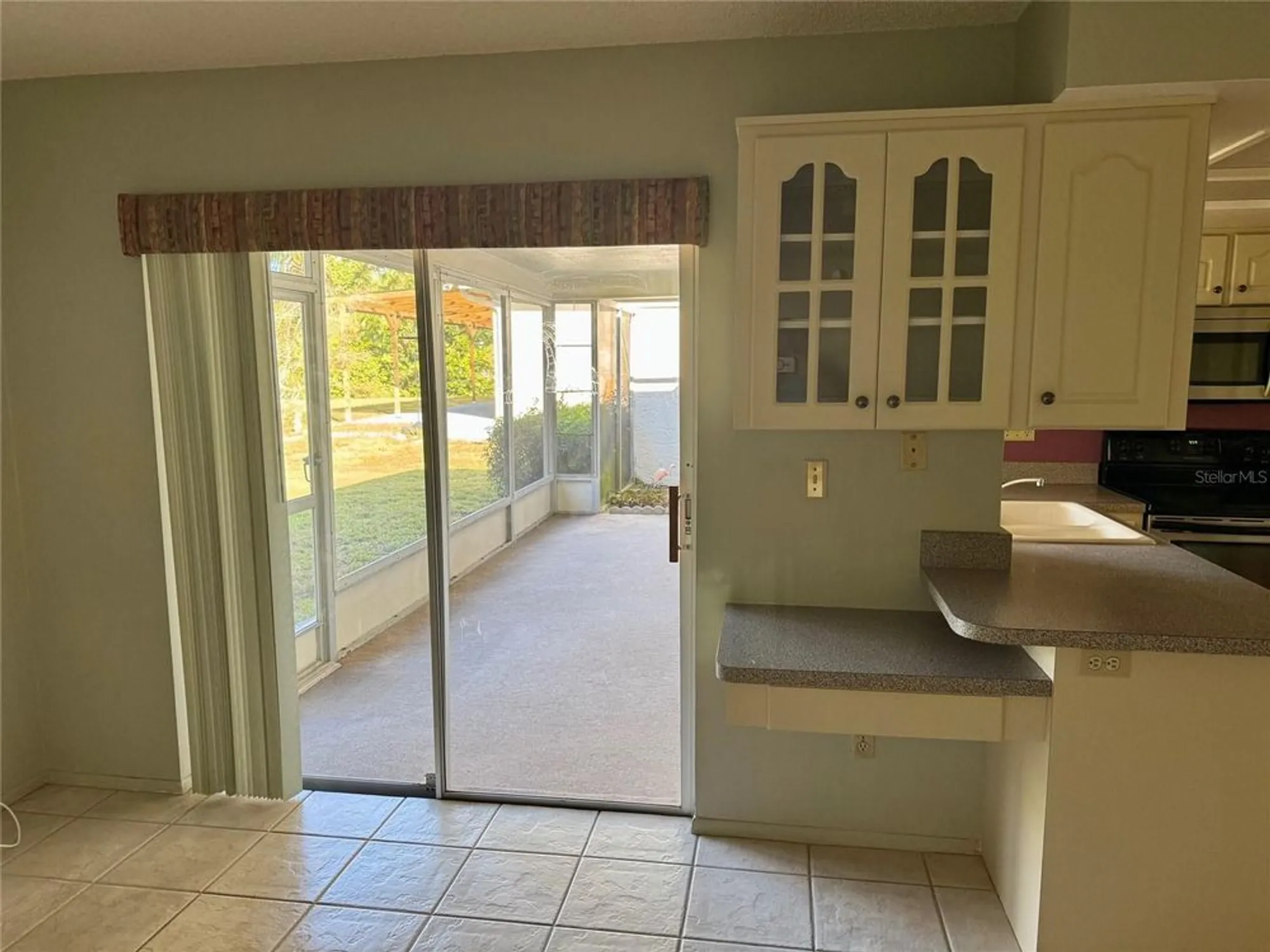 Property Slideshow image 7 of 19 | 1482 glengarry dr, Palm Harbor, FL, 34684