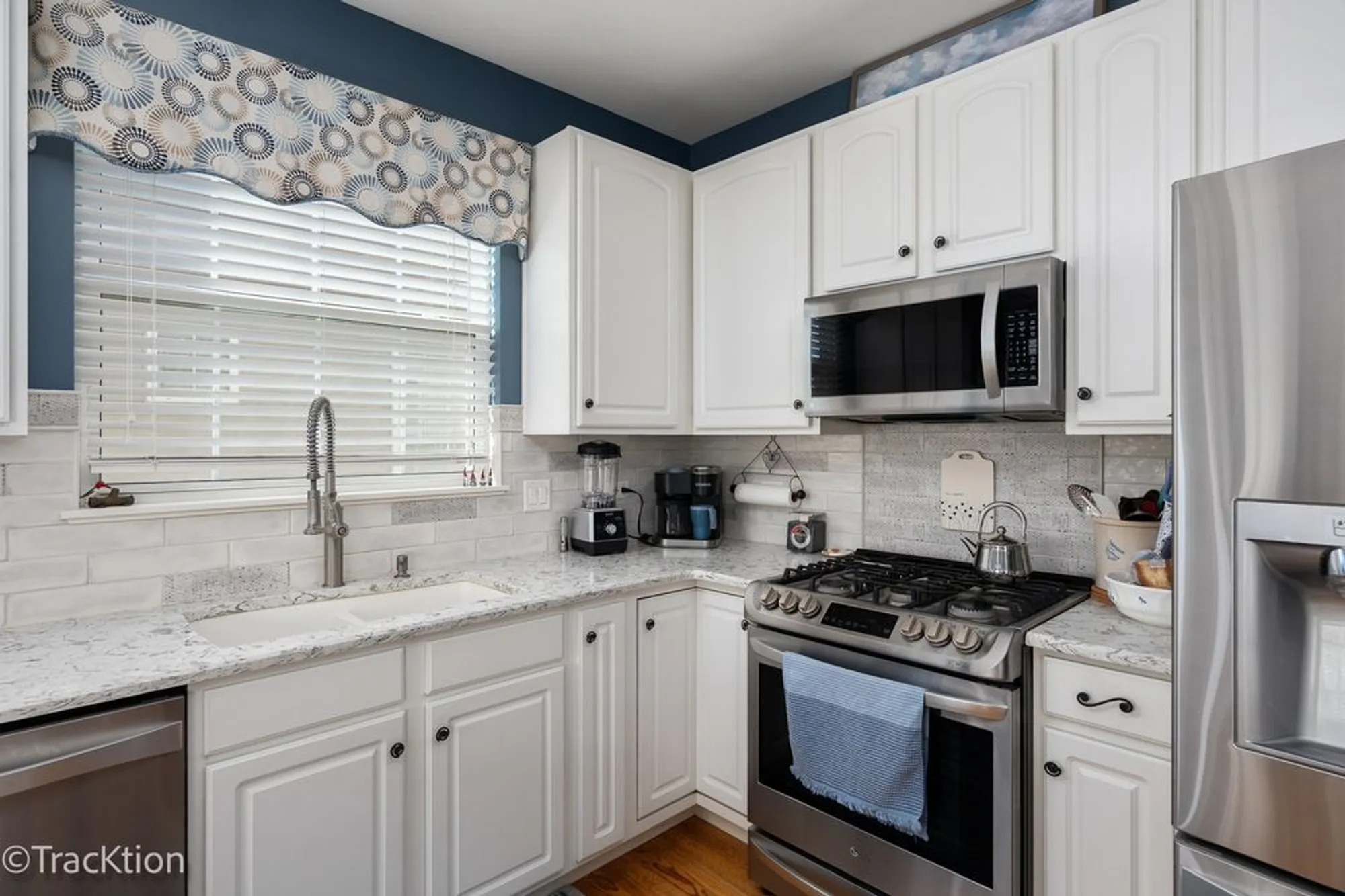 Property Slideshow image 12 of 30 | 21123 sterling lake ct, Crest Hill, IL, 60403