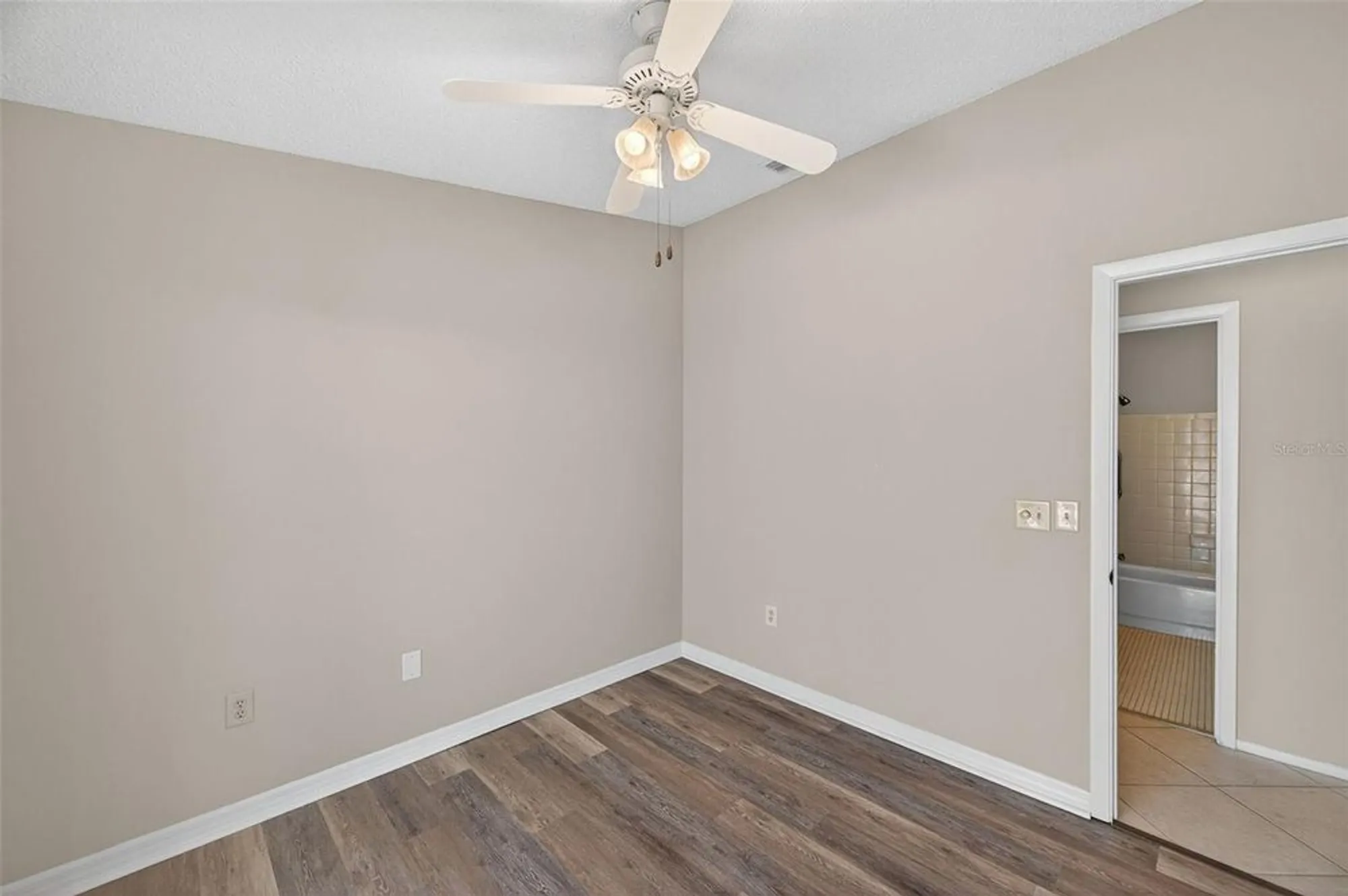 Property Slideshow image 18 of 30 | 3704 39th st w # 23, Bradenton, FL, 34205